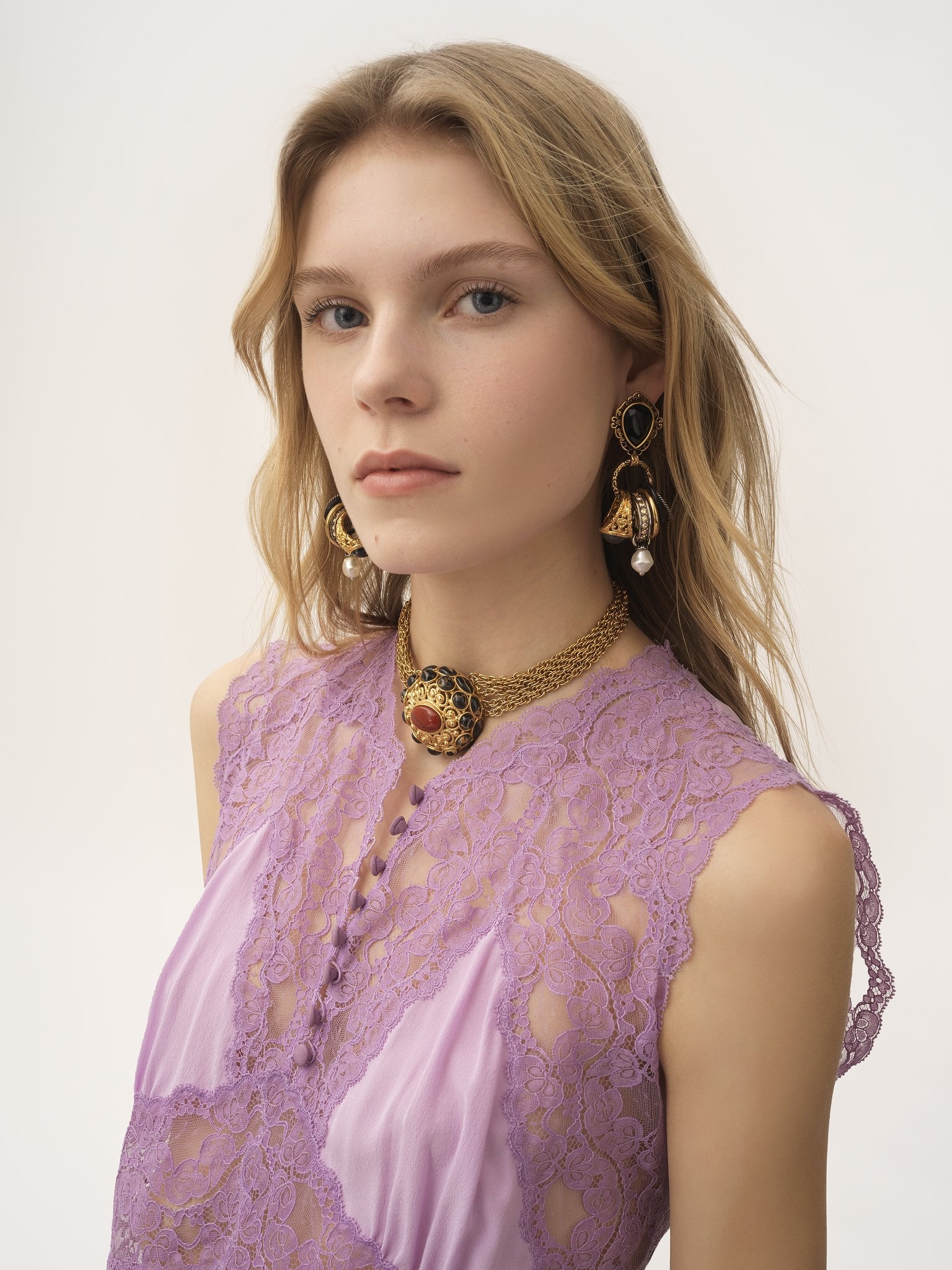 THE CHLOÉ ANTIQUE PEARLS EARRINGS - 4