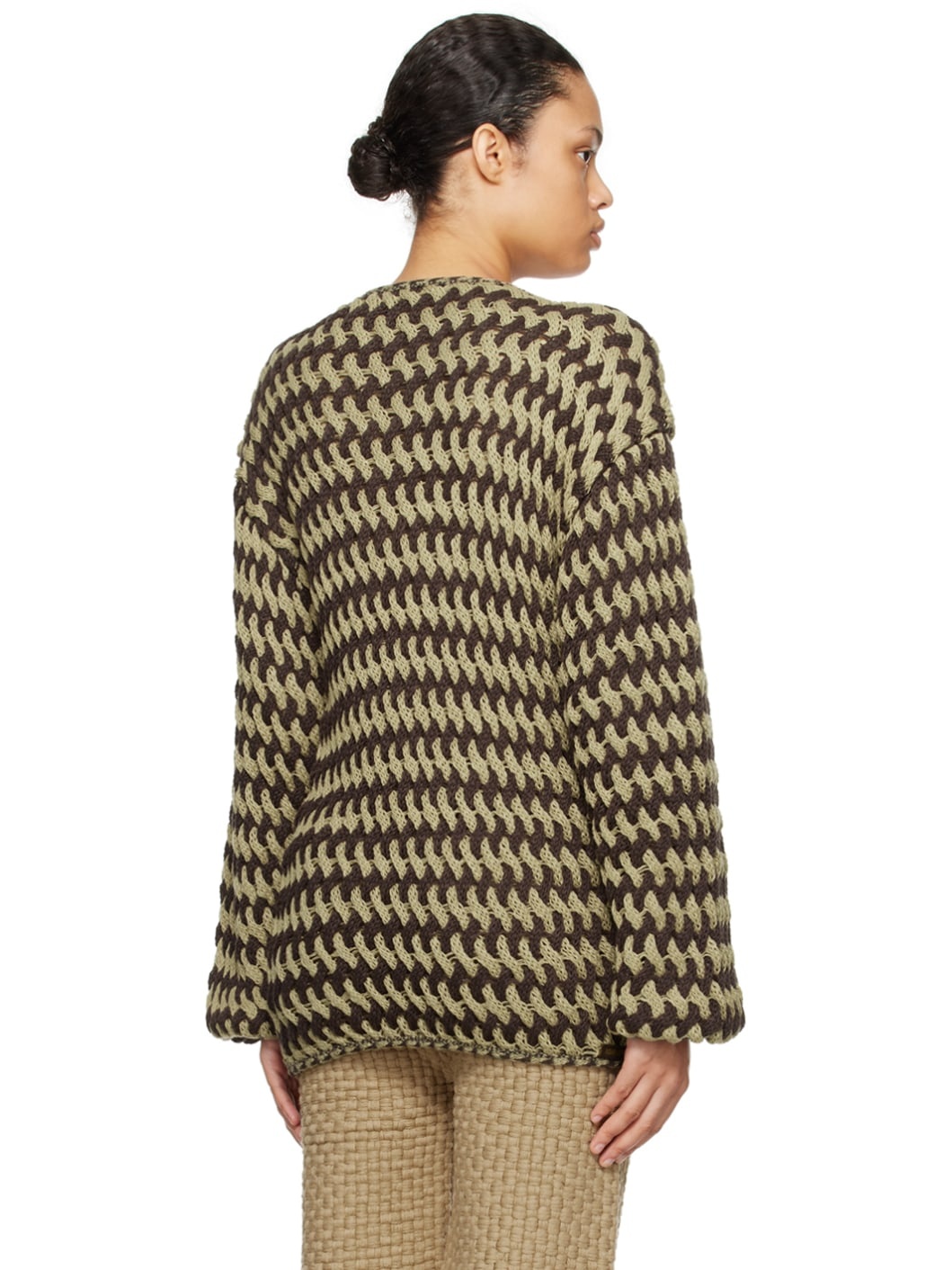 【関税込み】Isa Boulder SSENSE限定 ベージュ フーディ Beige Fudgy Sloping Hoodie by Isa Boulder on Sale