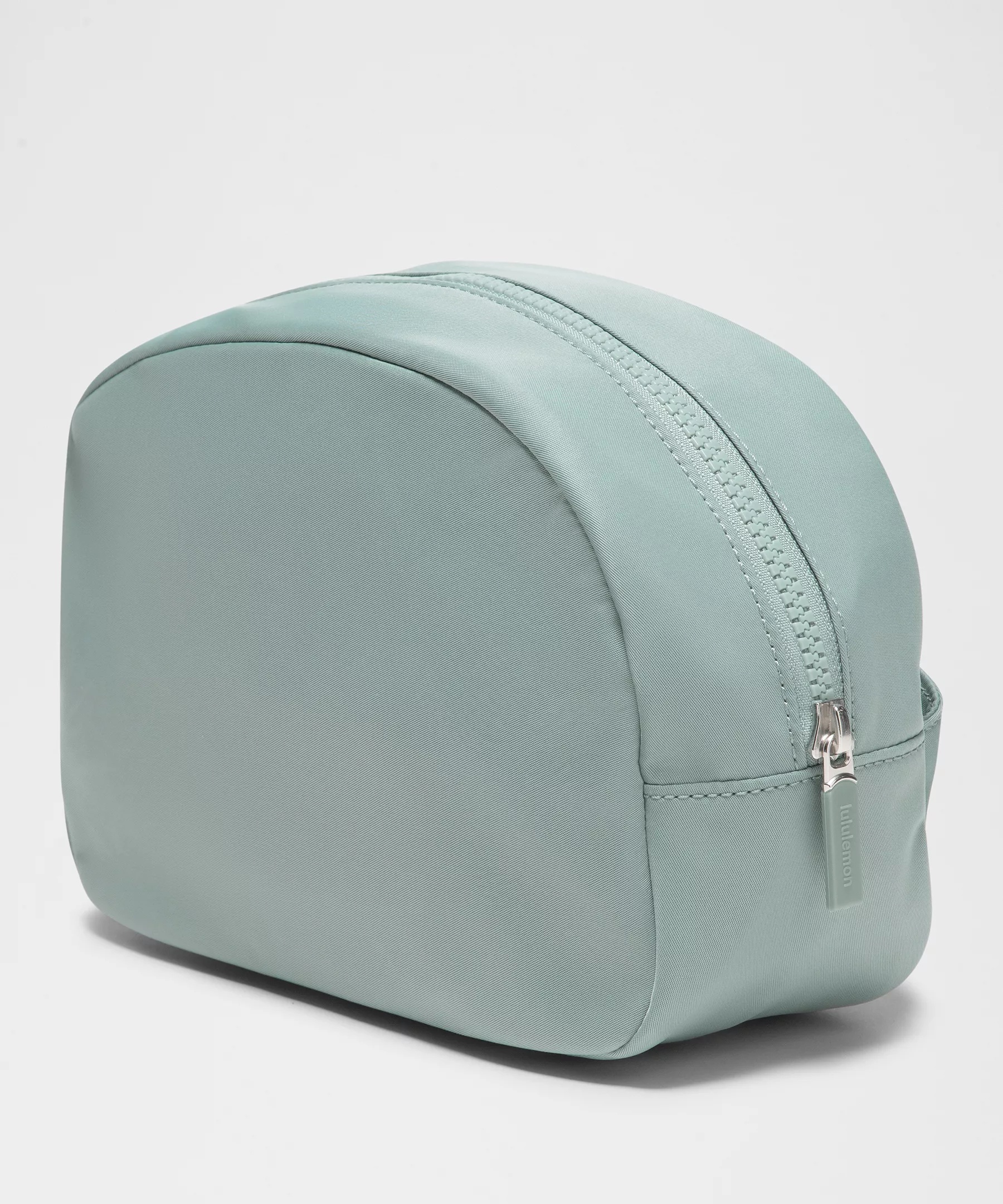 City Essentials Pouch 4L - 3