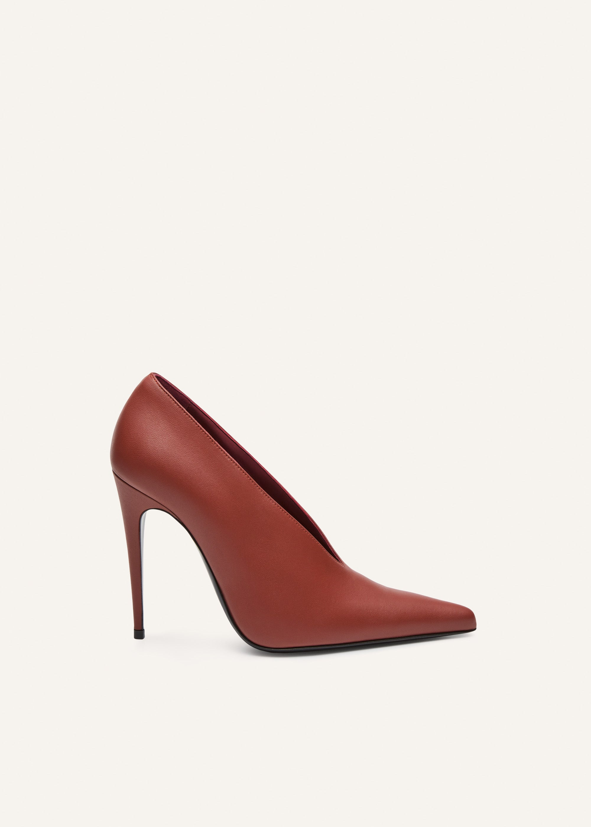 Pointed pumps in camel leather - 1