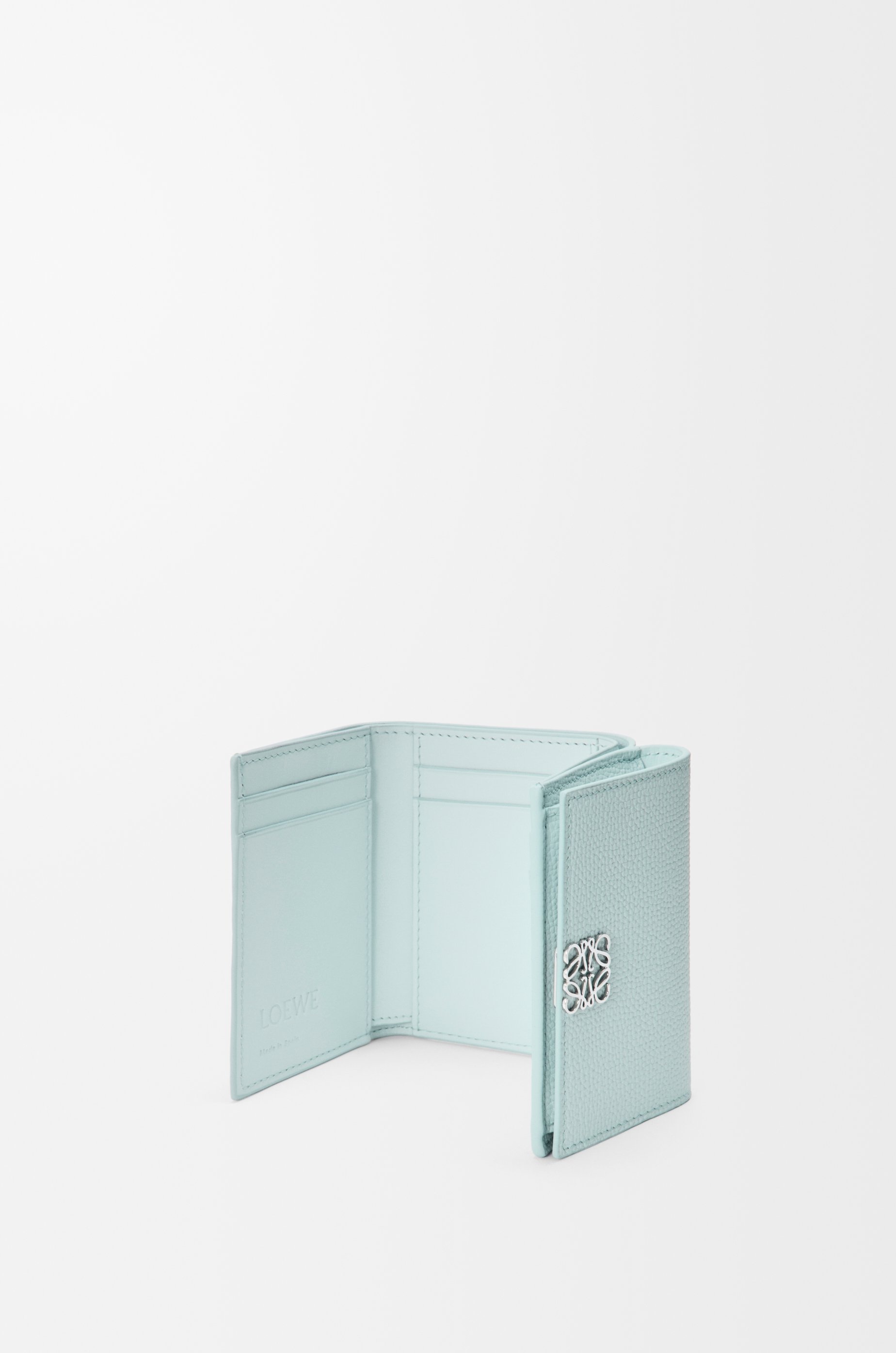 Anagram trifold wallet in pebble grained calfskin - 4