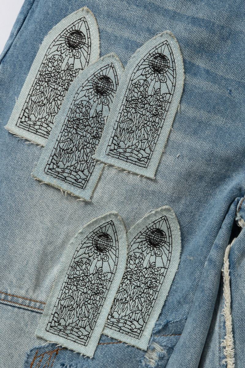 WHO DECIDES WAR PATCHED ARCH BLOWOUT DENIM SHORT outlook