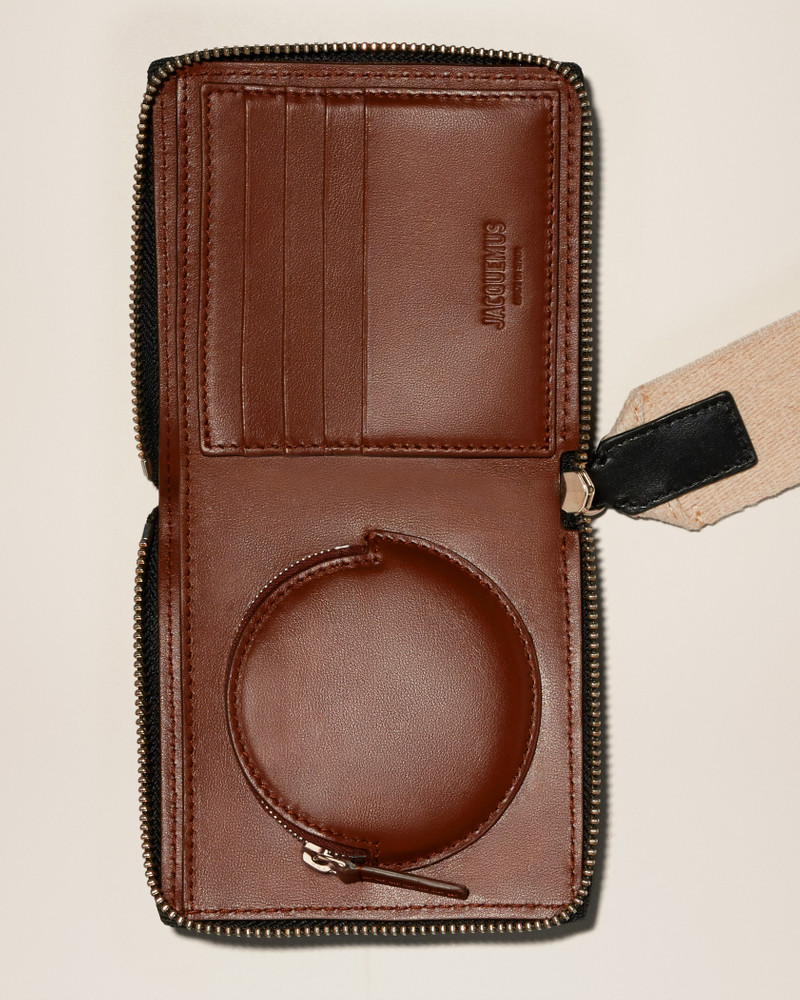 JACQUEMUS Le carré rond outlook