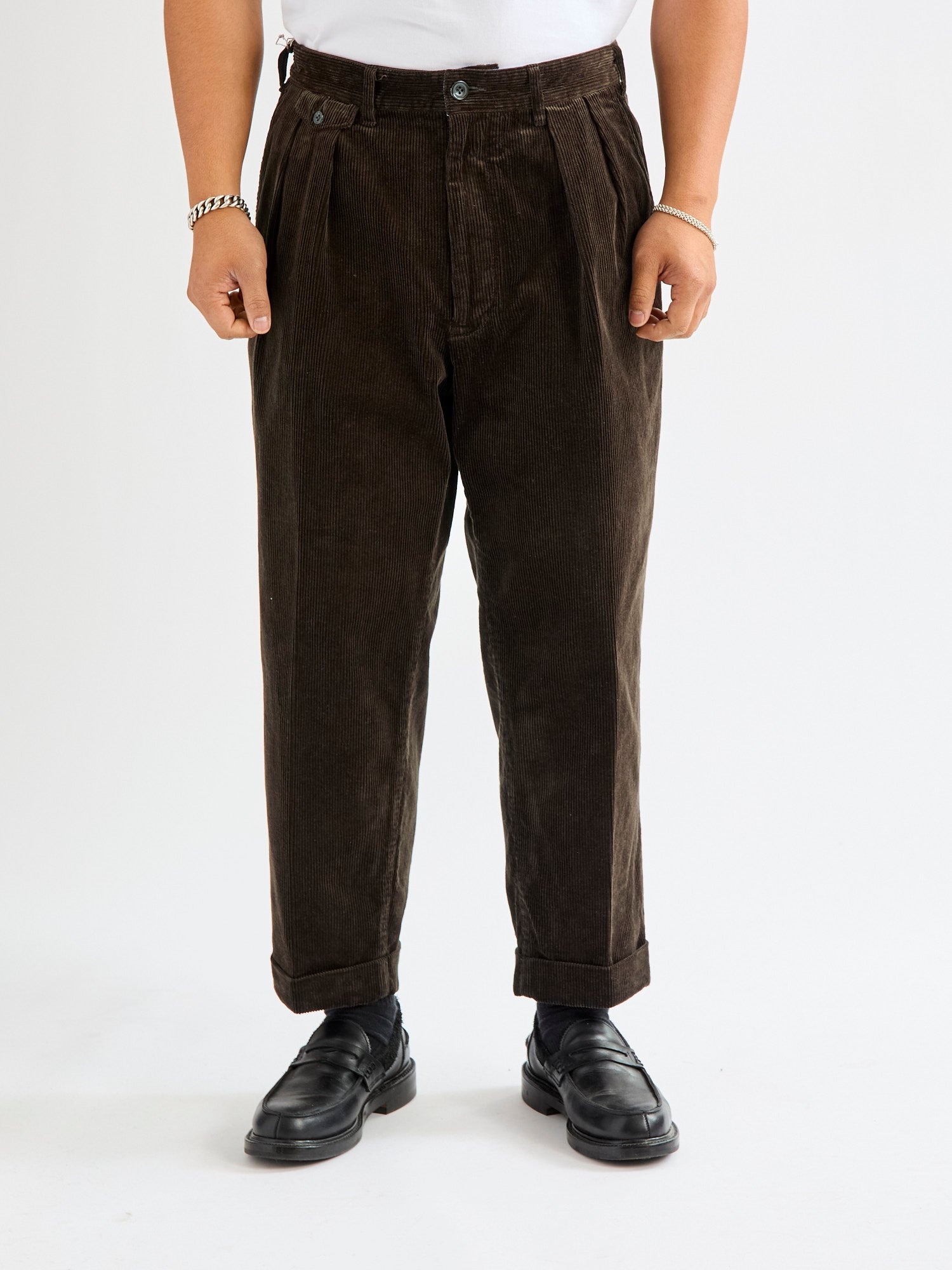 2-Pleat Corduroy Trousers in Dark Brown - 2