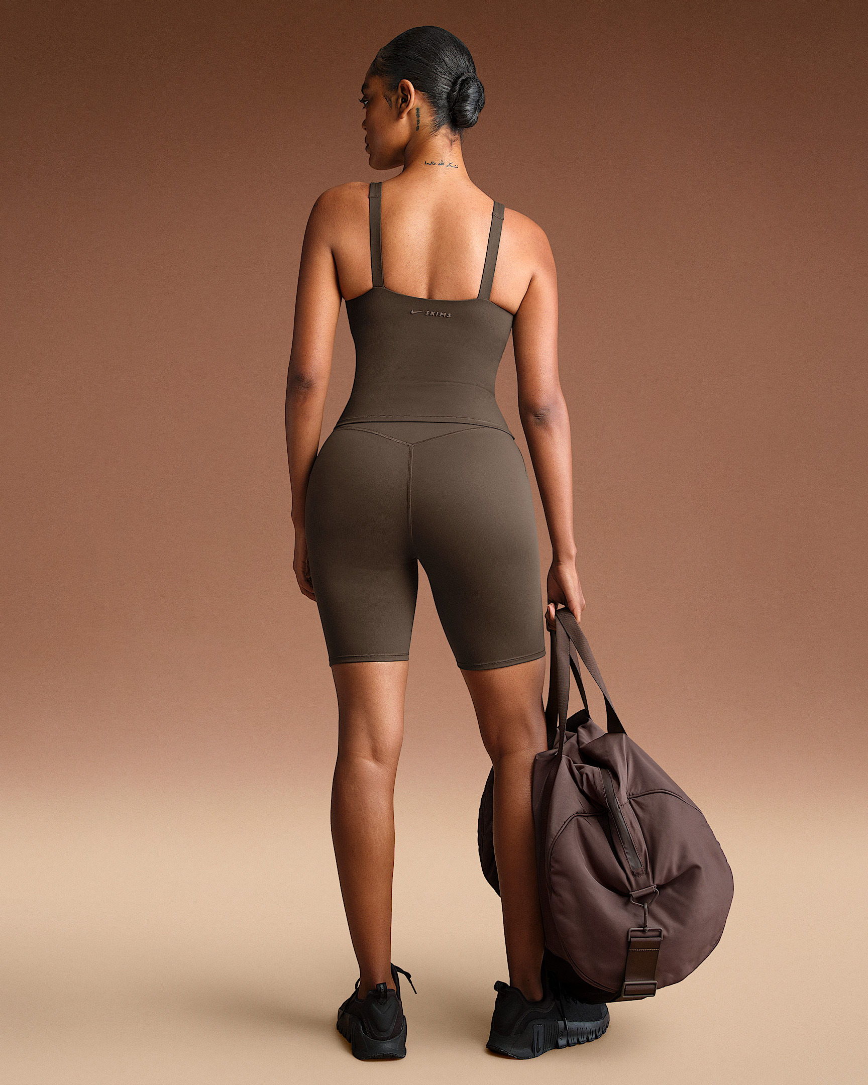 NikeSKIMS Matte Women's High-Waisted 7" Biker Shorts - 4