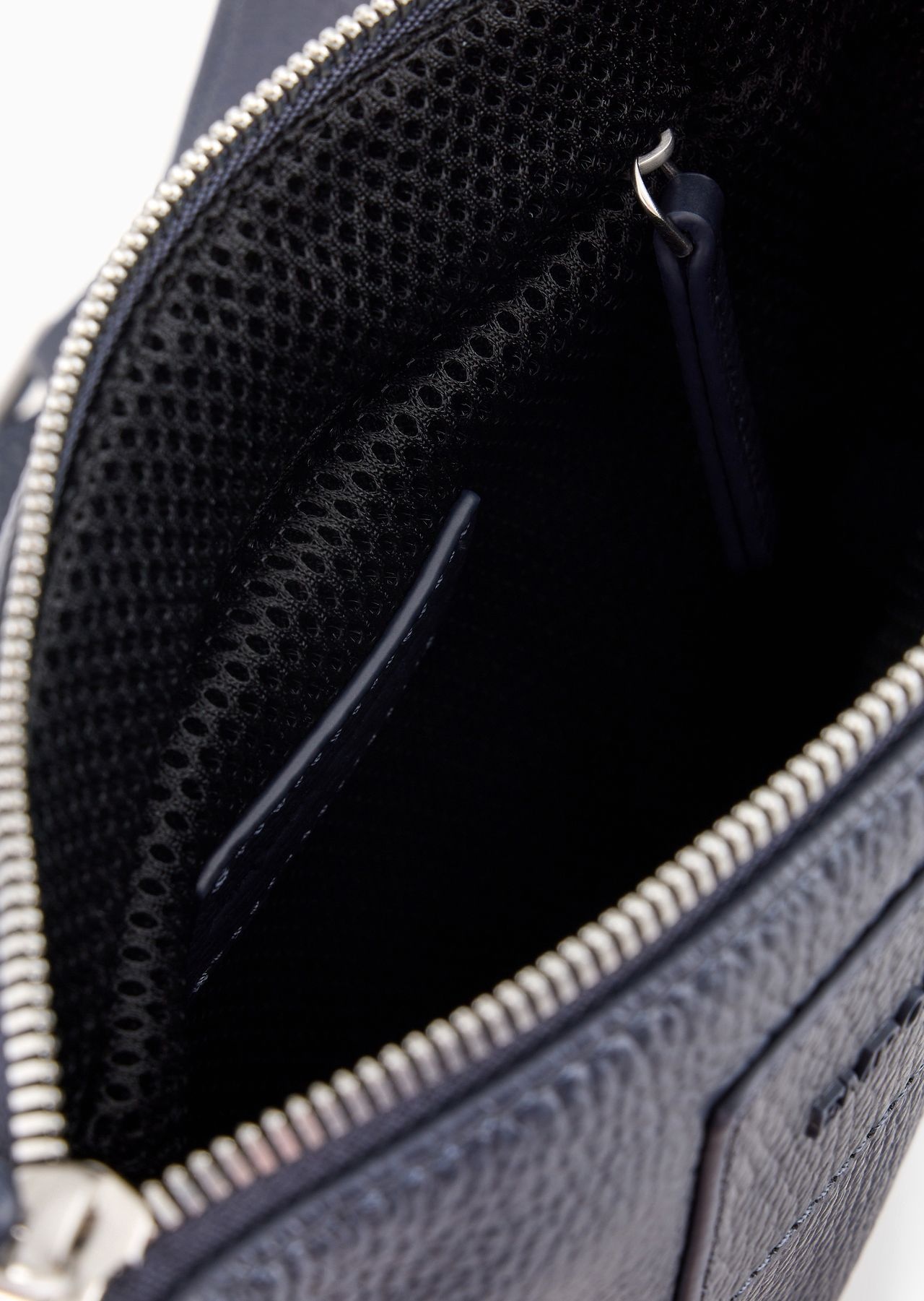 Flat, tumbled leather shoulder bag 4