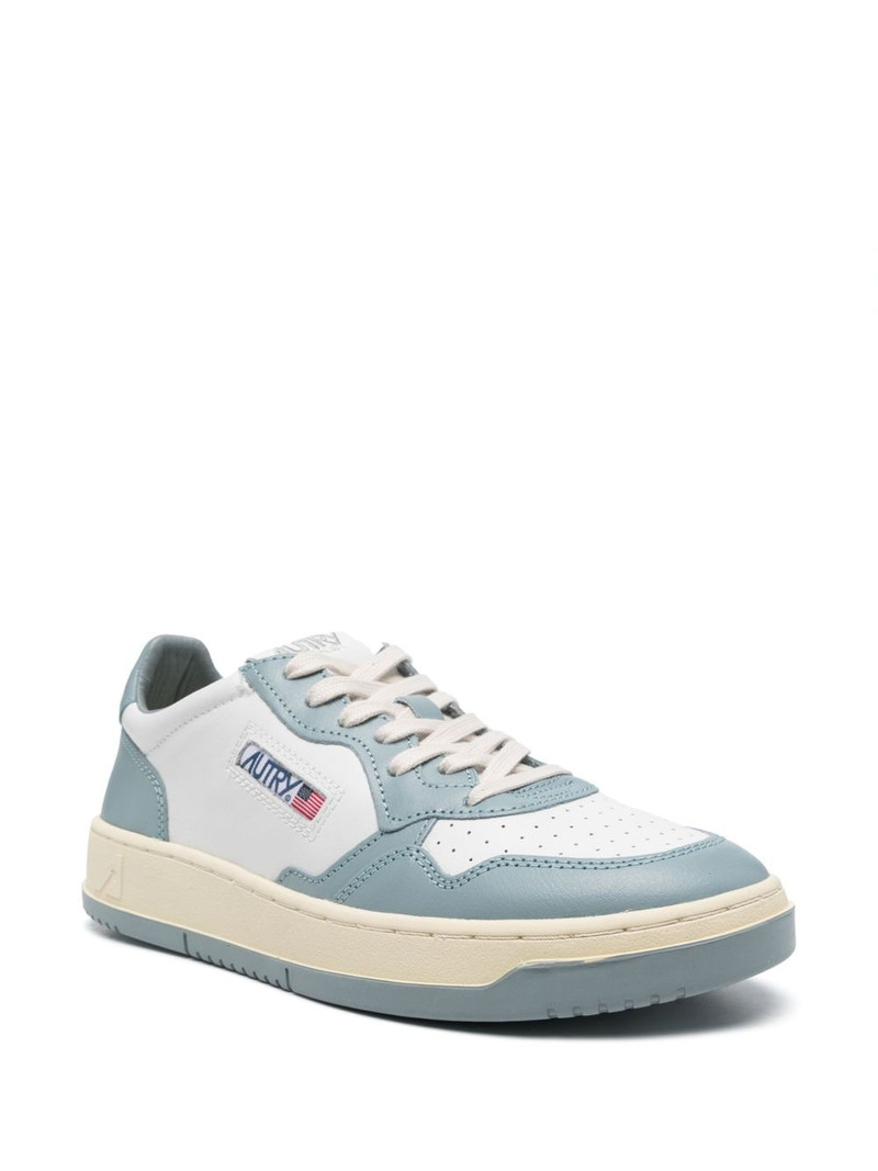AUTRY Medalist sneakers outlook