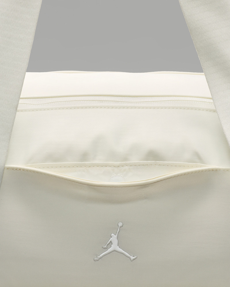 Jordan Alpha Duffel Bag (46.8L) 6