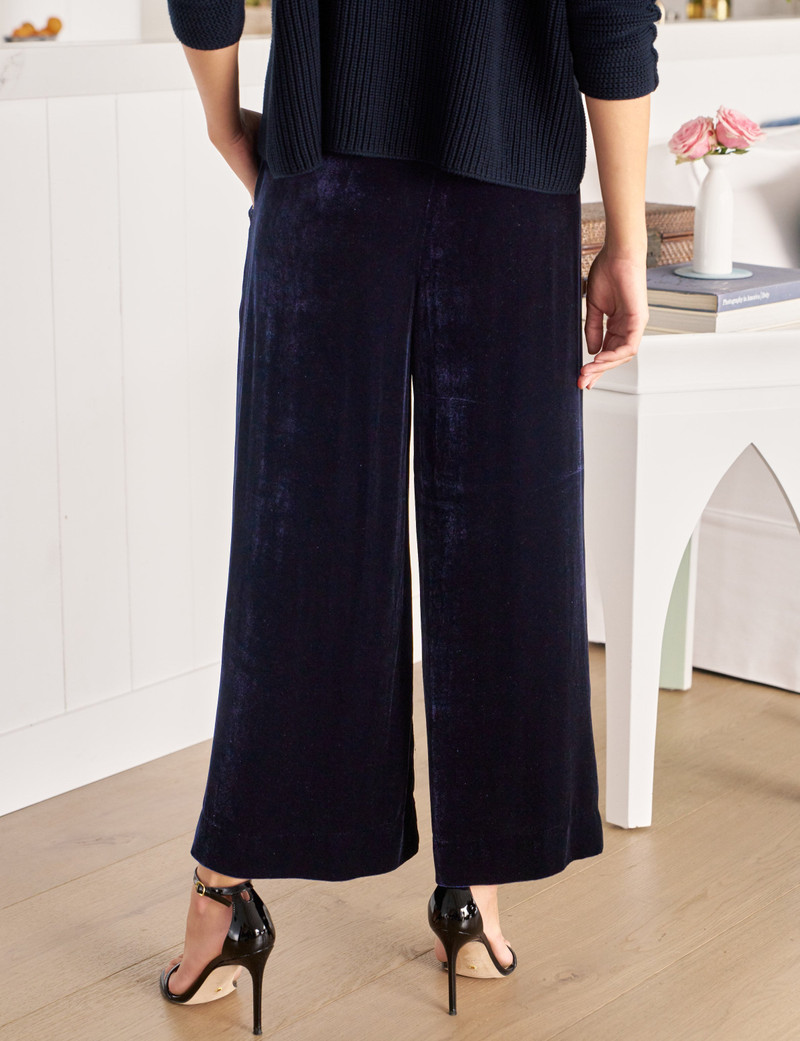 Frank & Eileen Tuscany Velvet Set Bottom outlook