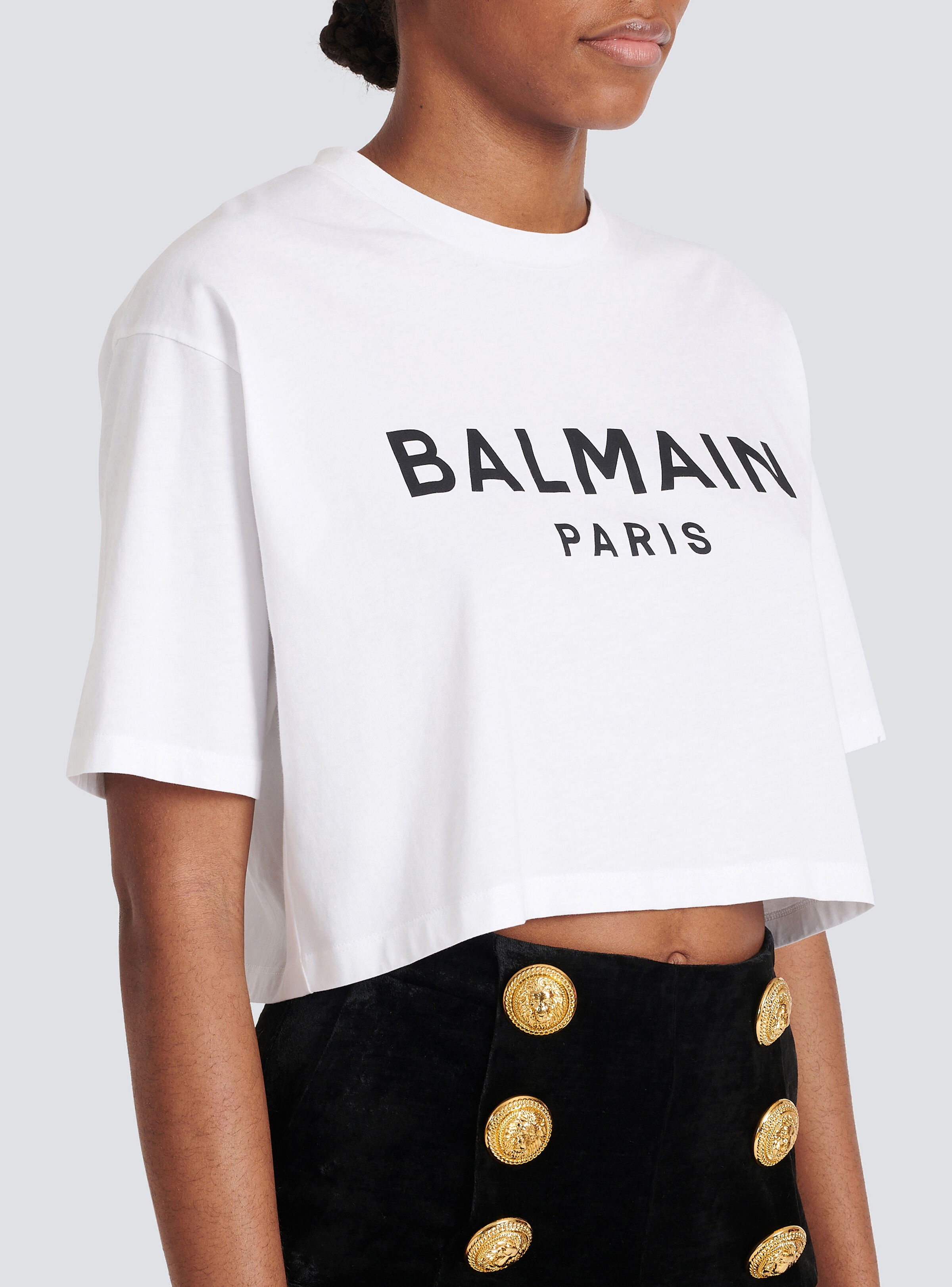 Eco-responsible cropped cotton T-shirt with Balmain logo print - 7