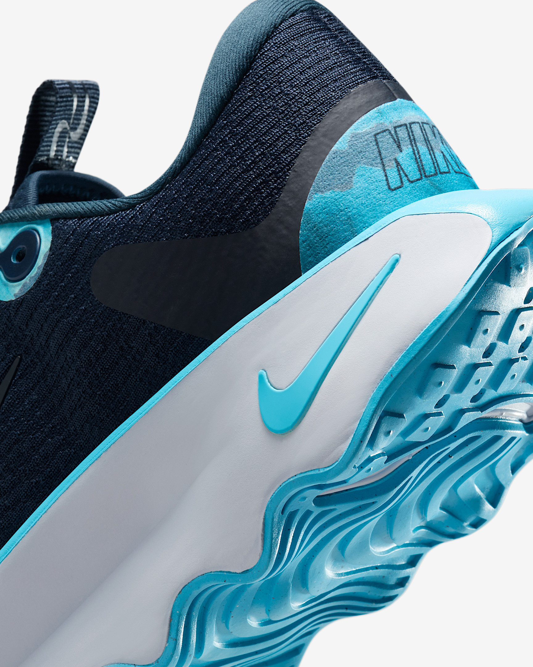 Nike Women's Artist Collection Walking Shoes - 8