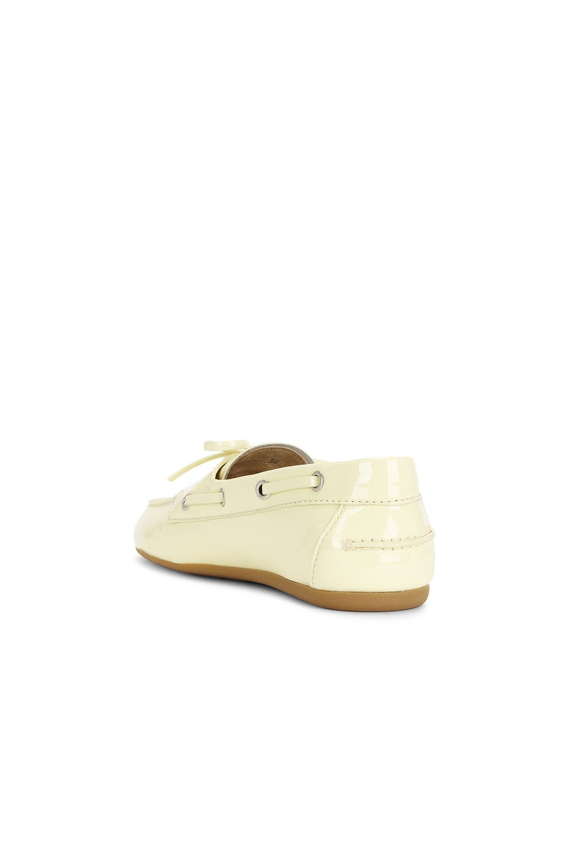 Miu Miu Vernice Mocassin outlook