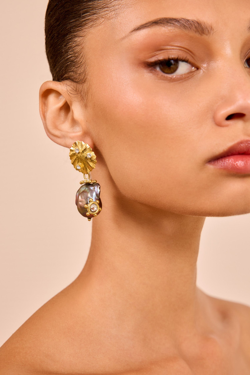 Pearl Dangle Earring 4