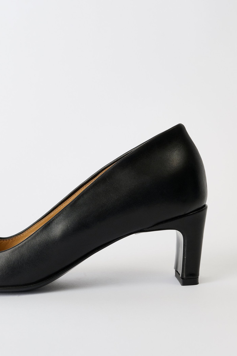 Karasu Pump Black Tensile Cattle Hide 3
