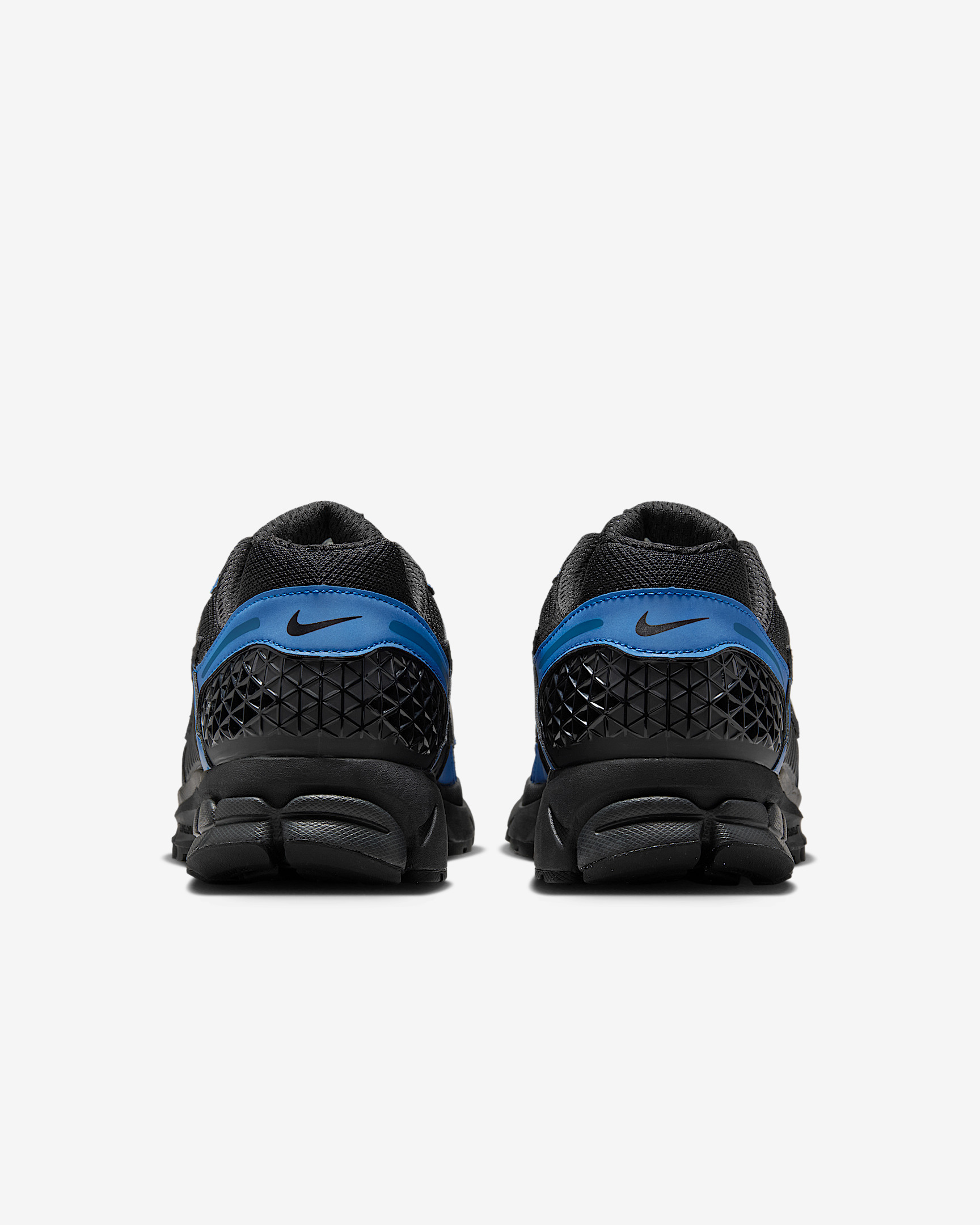 Nike Zoom Vomero 5 SE Men's Shoes with Reflective Accents - 6