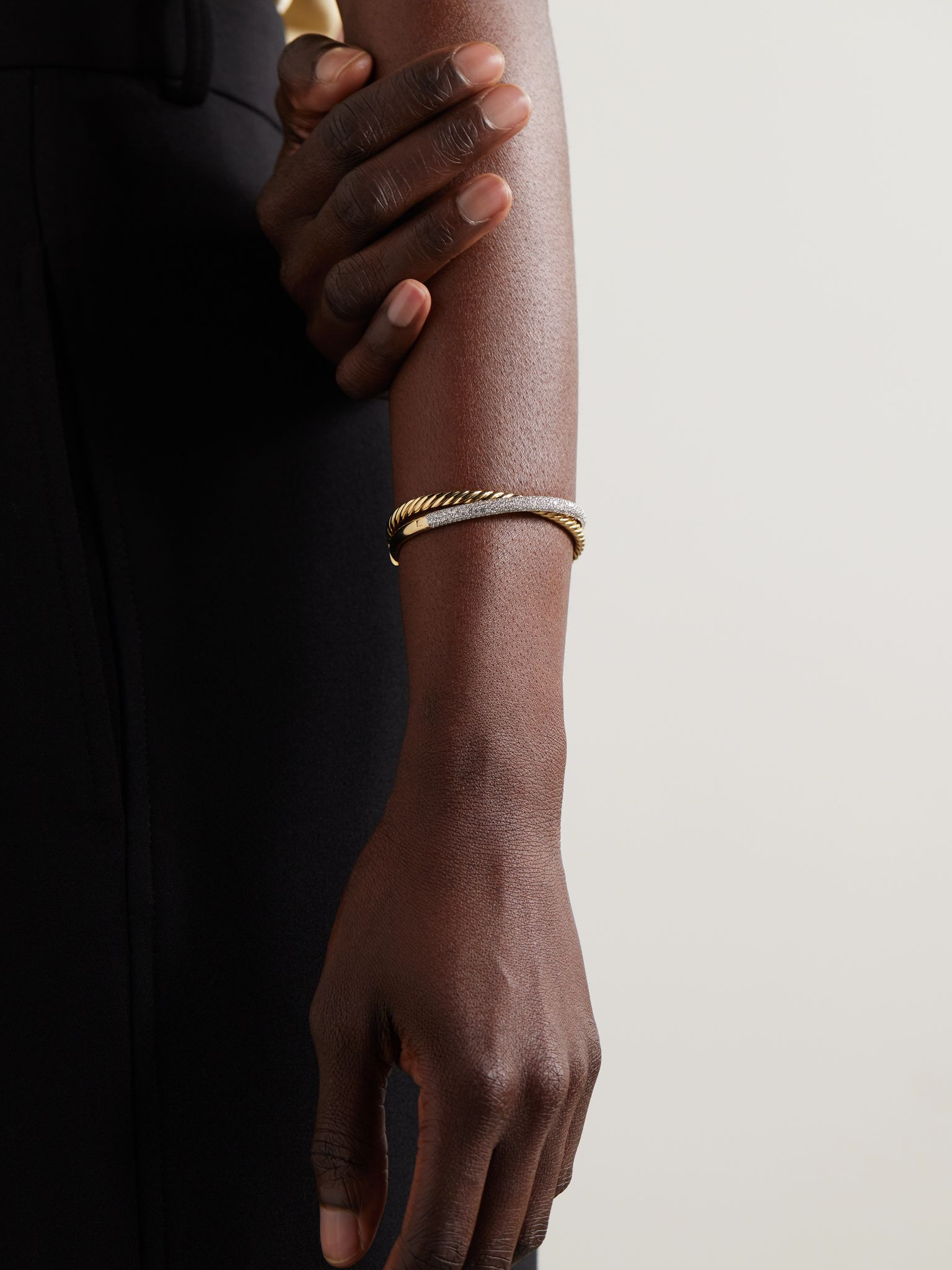 Crossover® Two Row 18-karat yellow and white gold diamond cuff Gold - 2