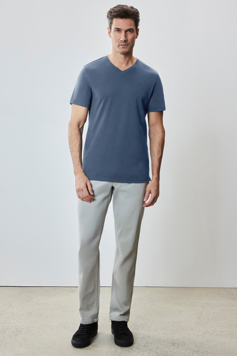 ROBERT BARAKETT The Barakett V Tee outlook