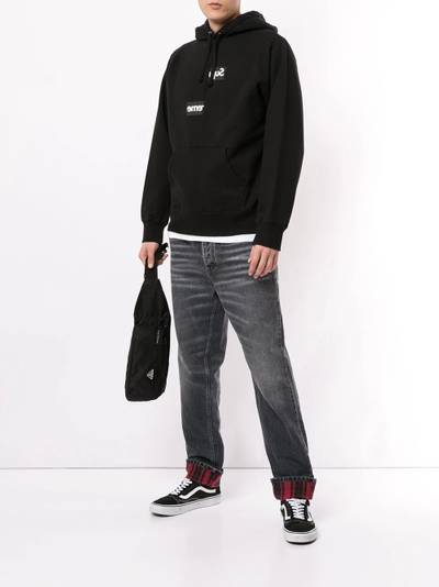 Supreme relaxed fit hoodie outlook