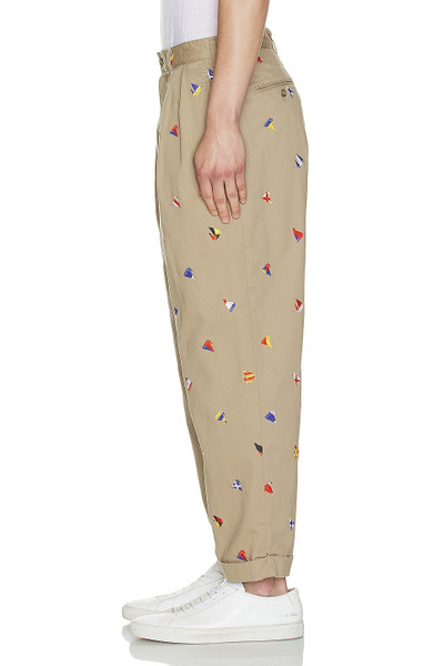 BEAMS PLUS 2 Pleats Trousers Embroidery On Print outlook