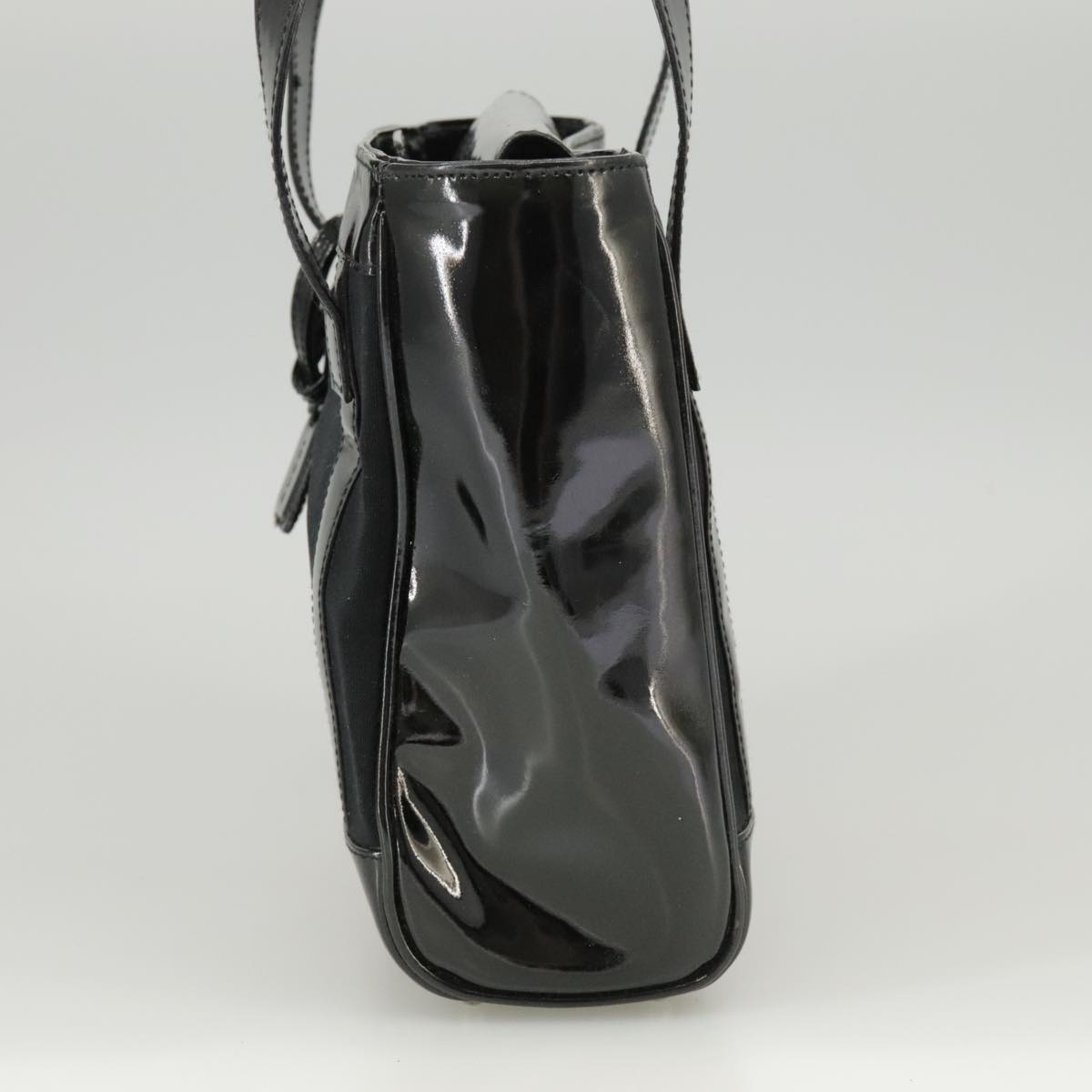 GUCCI Hand Bag Enamel Black - 3