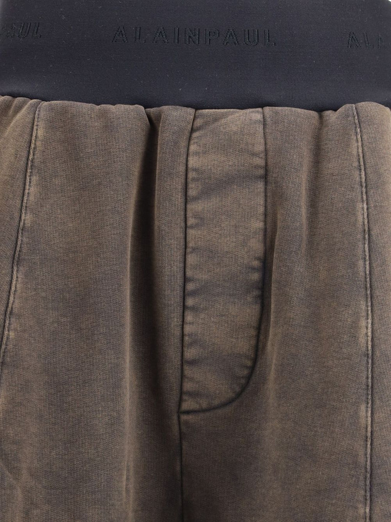 Knee Shape Sweatpants 3
