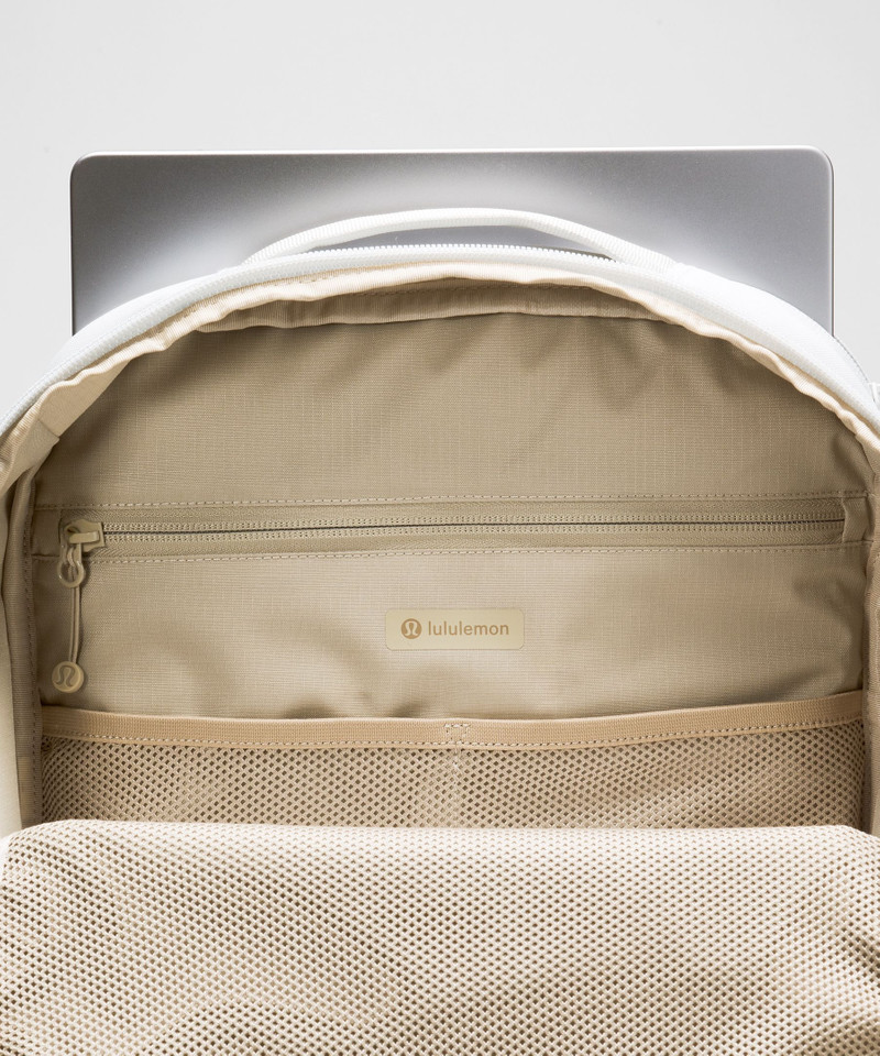 Triple-Zip Backpack 28L *Tech Canvas 5