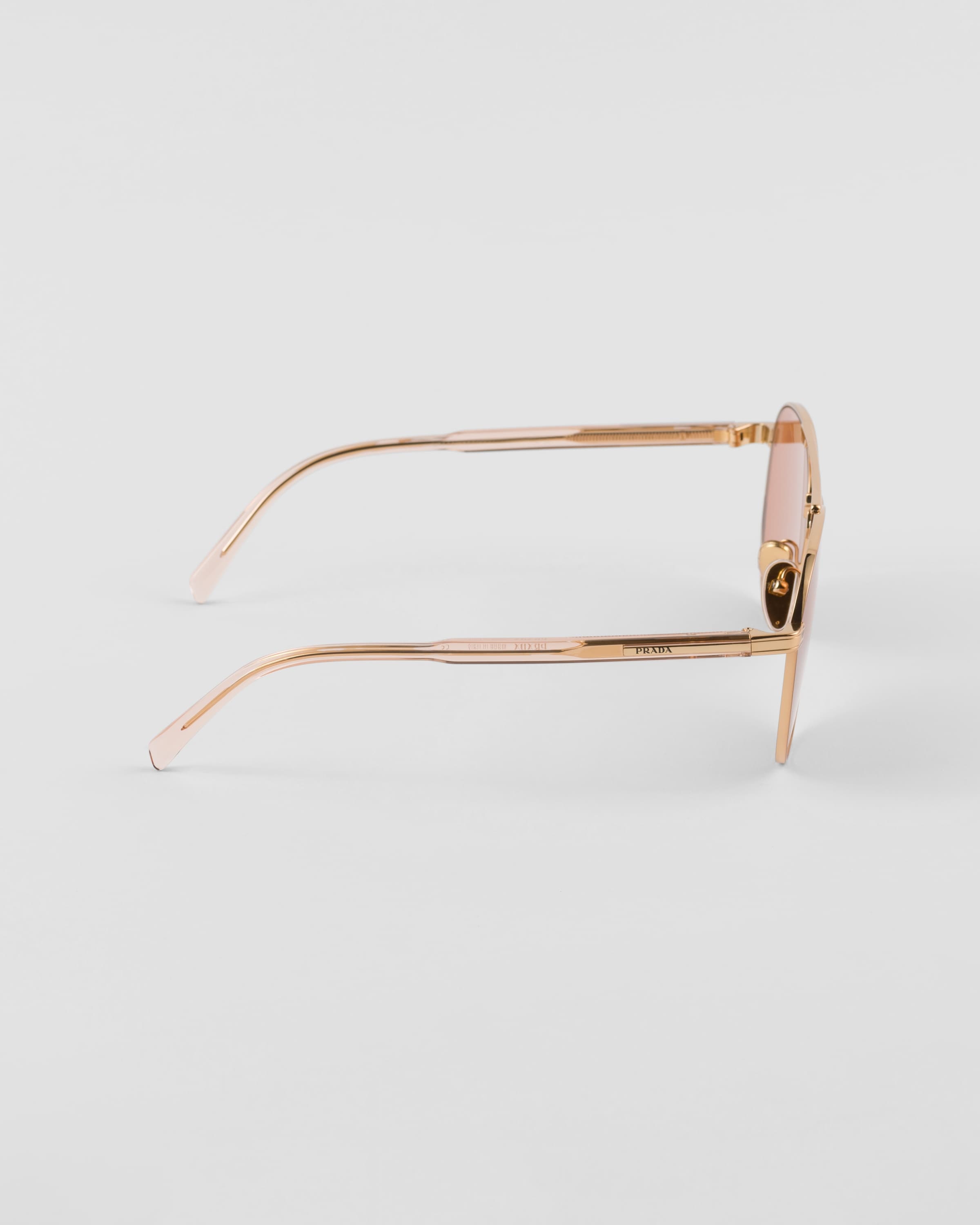 Sunglasses with the Prada logo - 4