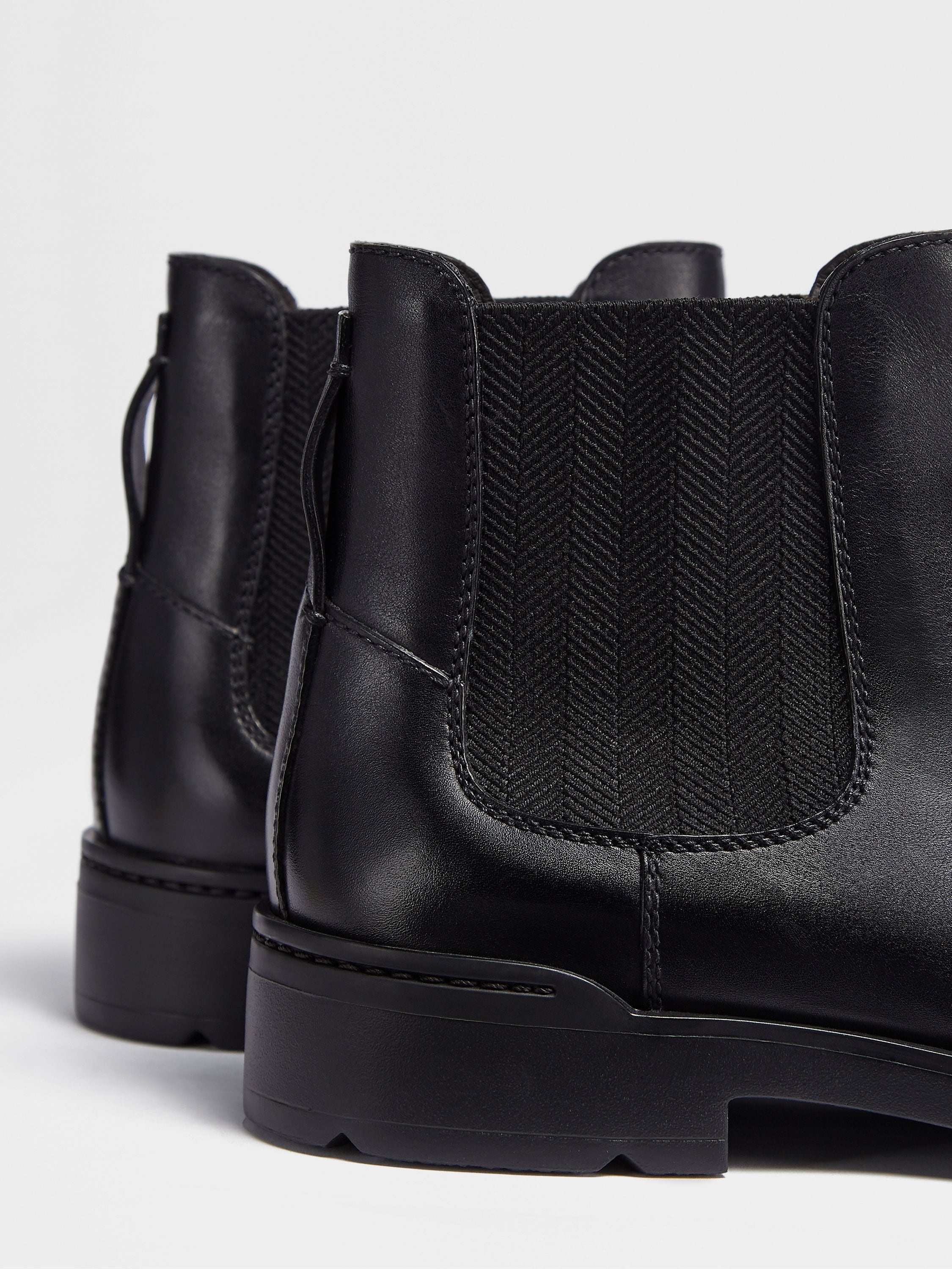 BLACK HAND-BUFFED LEATHER CORTINA CHELSEA BOOTS - 4