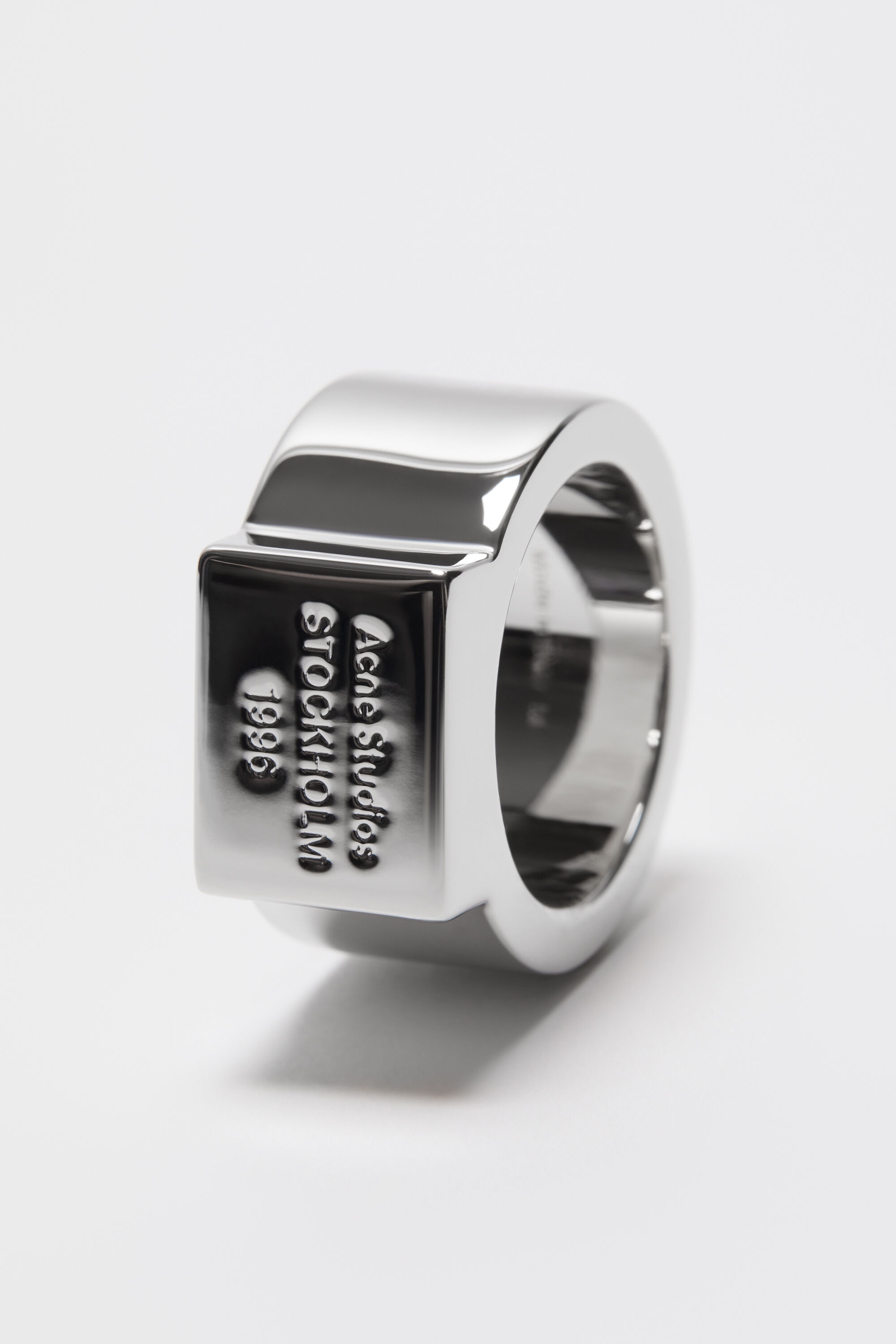 engraved ring signet Studios】Logo 【Acne
