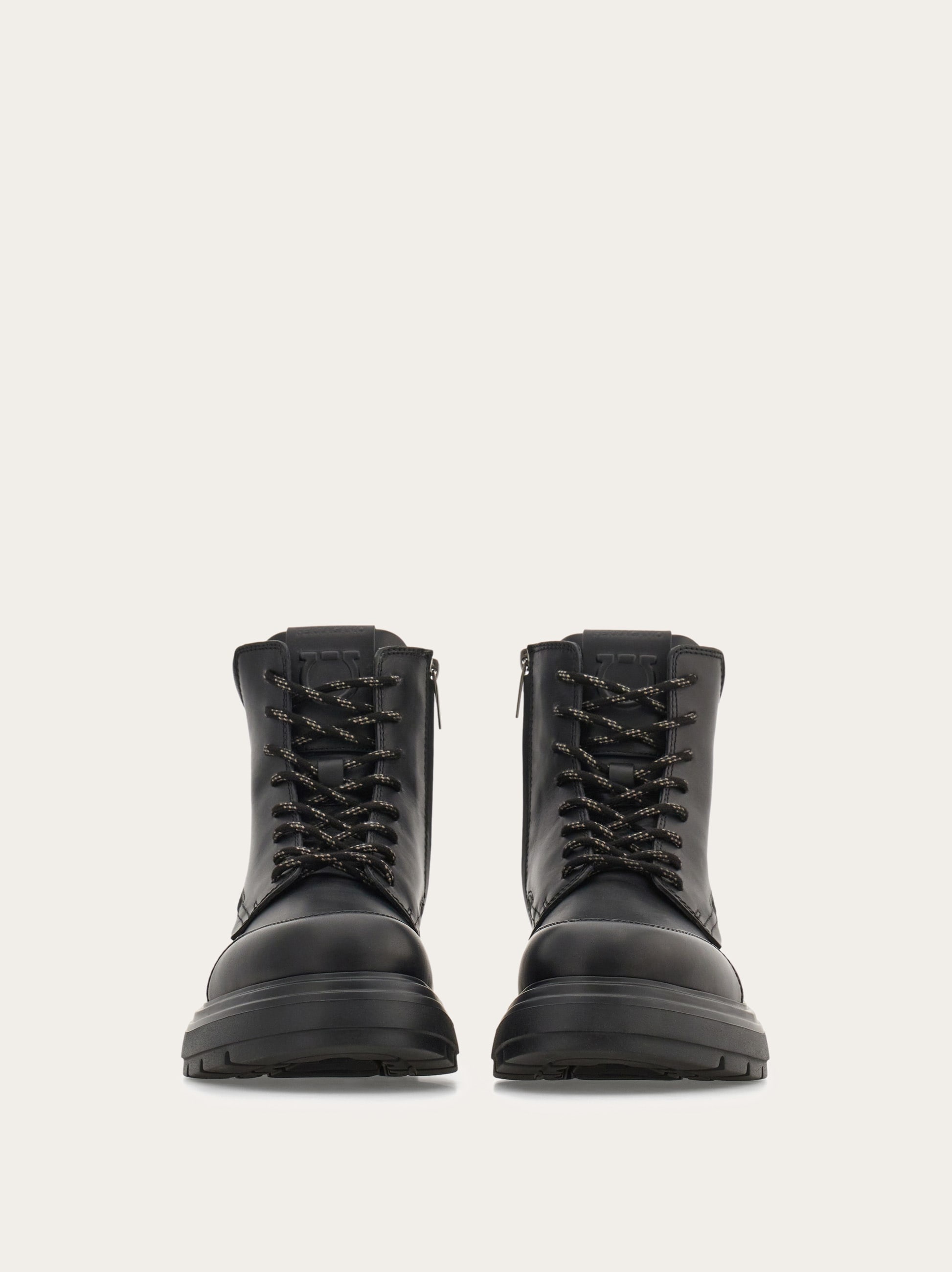Combat boot with maxi-tongue - 2