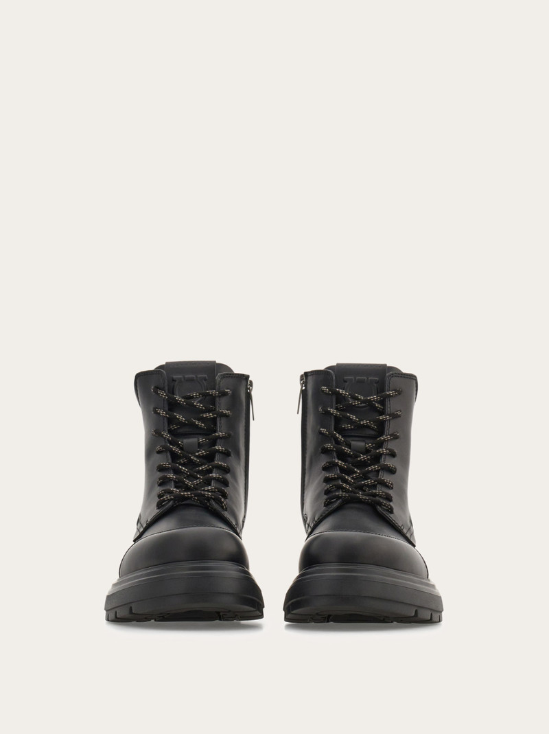 Combat boot with maxi-tongue 2