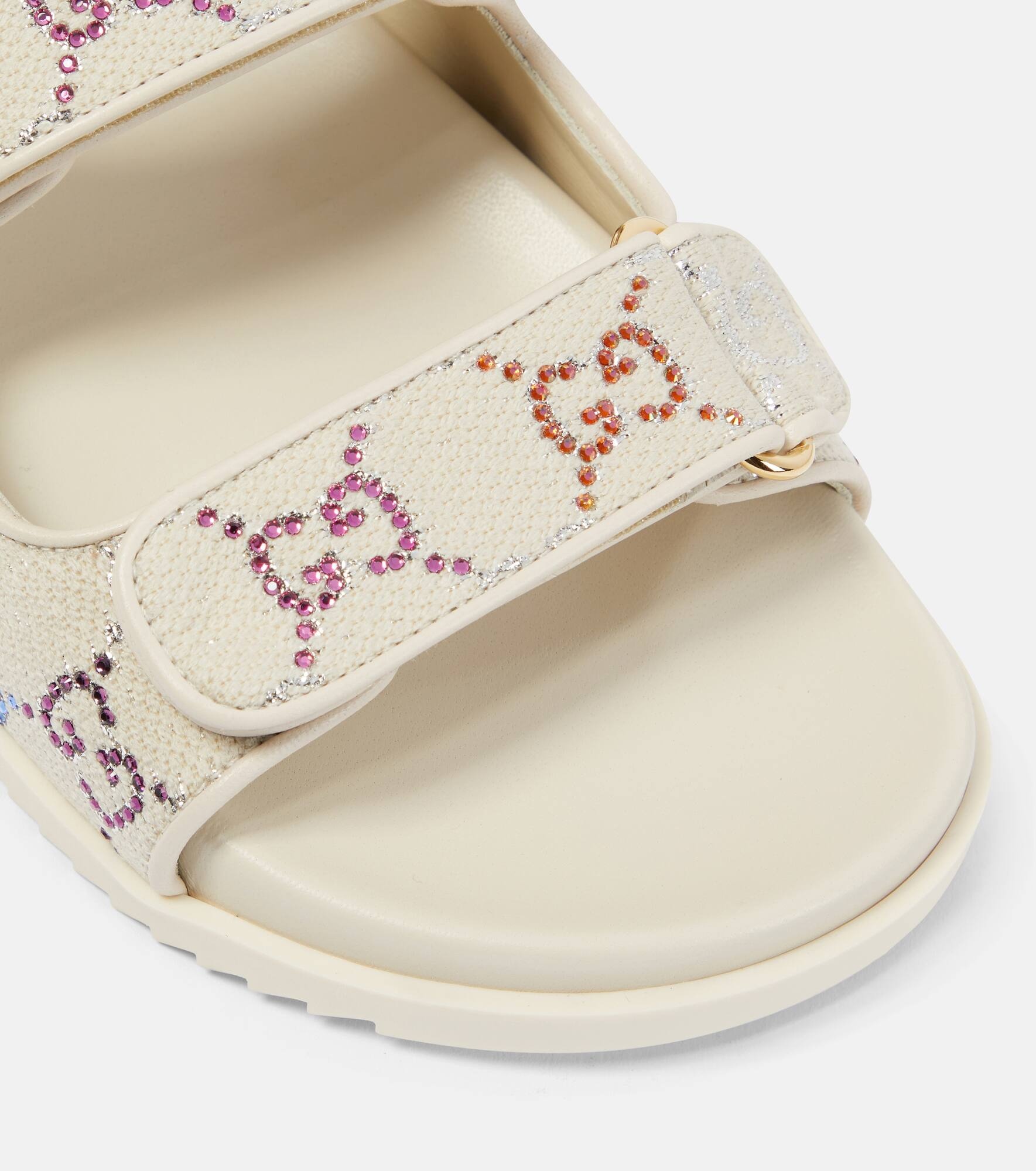 ◆GUCCI 24SS最新作◆GGクリスタル キャンバス サンダル/Ivory◆ GUCCI GG Crystal canvas sandals | mytheresa | REVERSIBLE