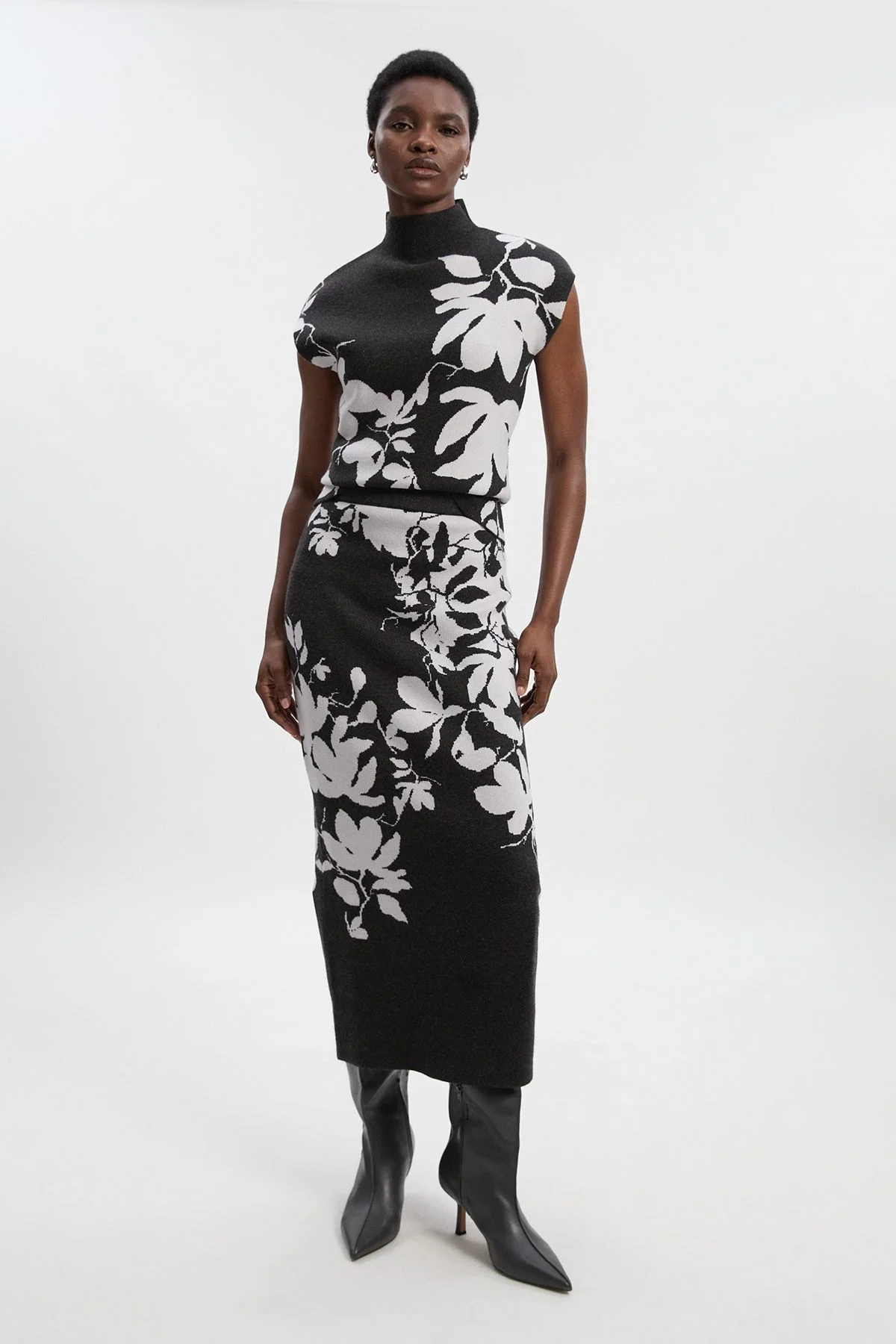 Jacquard Floral Knitted Skirt - 1