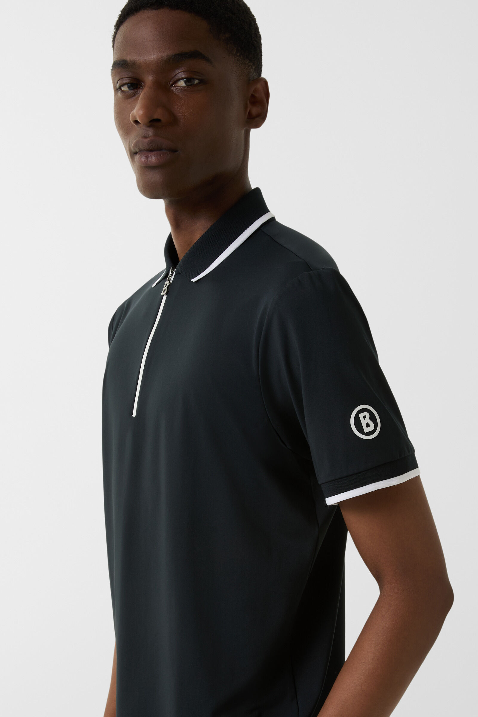 Cody functional short-sleeved top in Black - 4