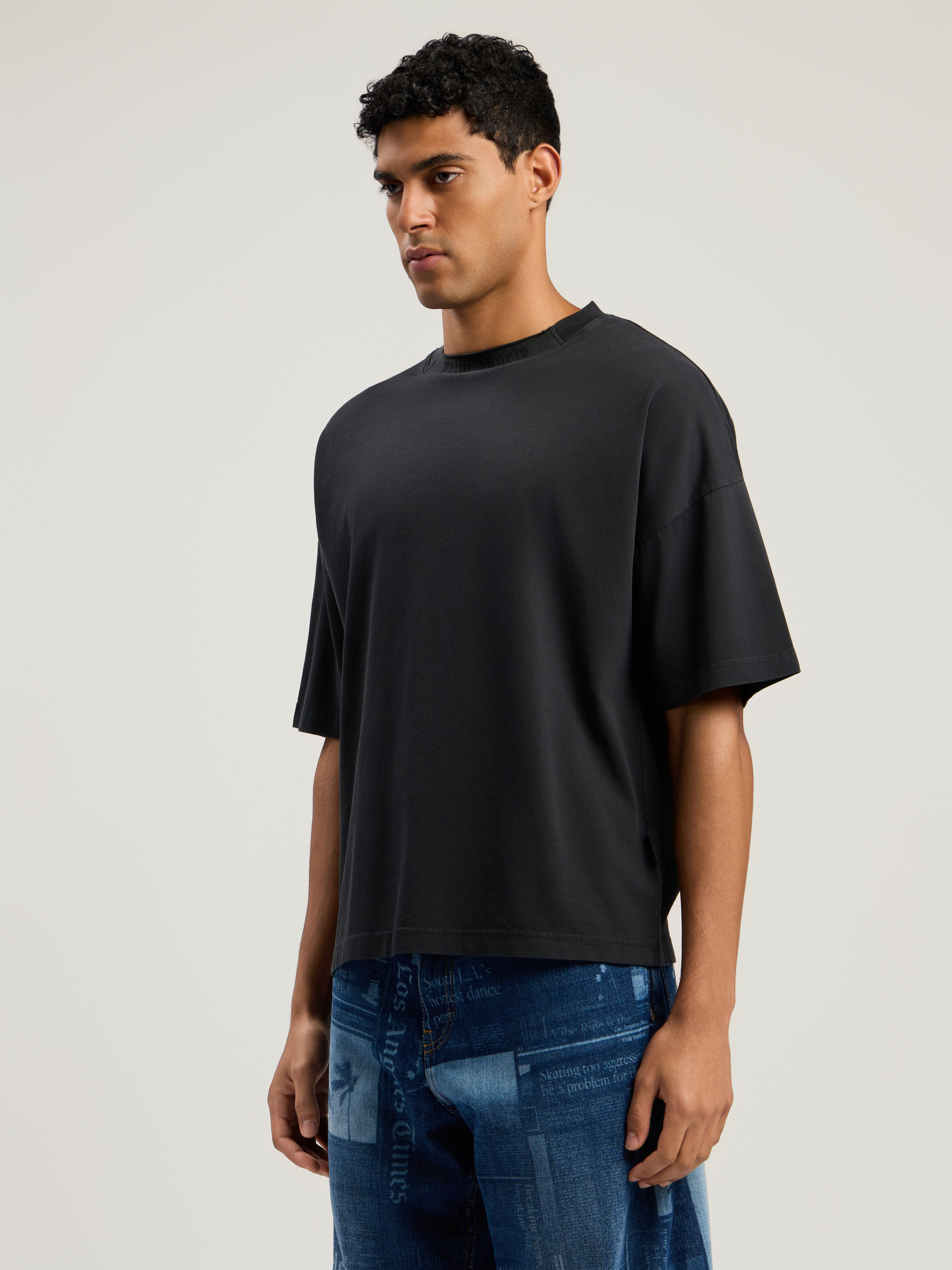 Curved Logo Loose Collar T-Shirt - 4