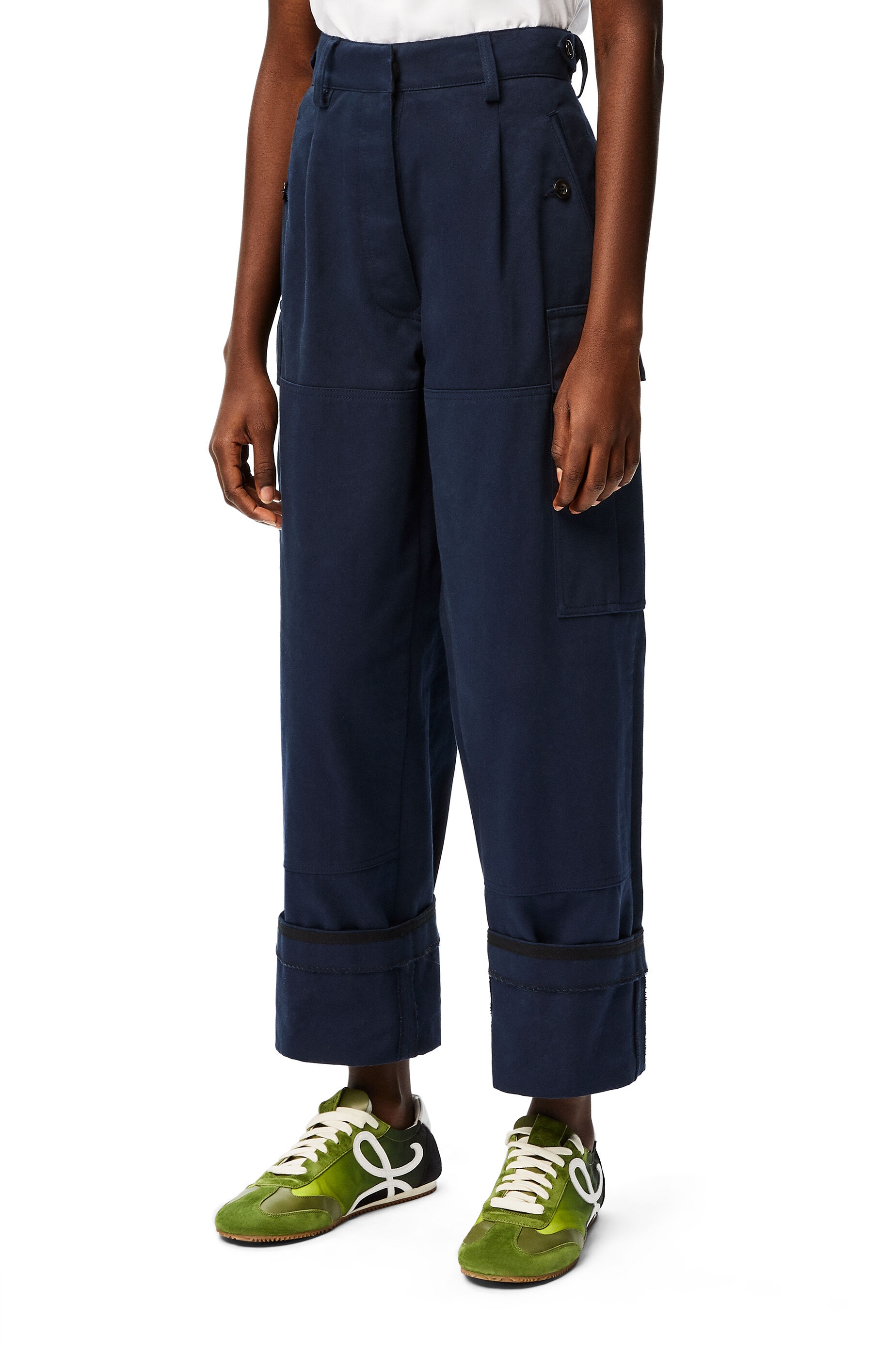 High waisted cargo trousers in cotton - 3