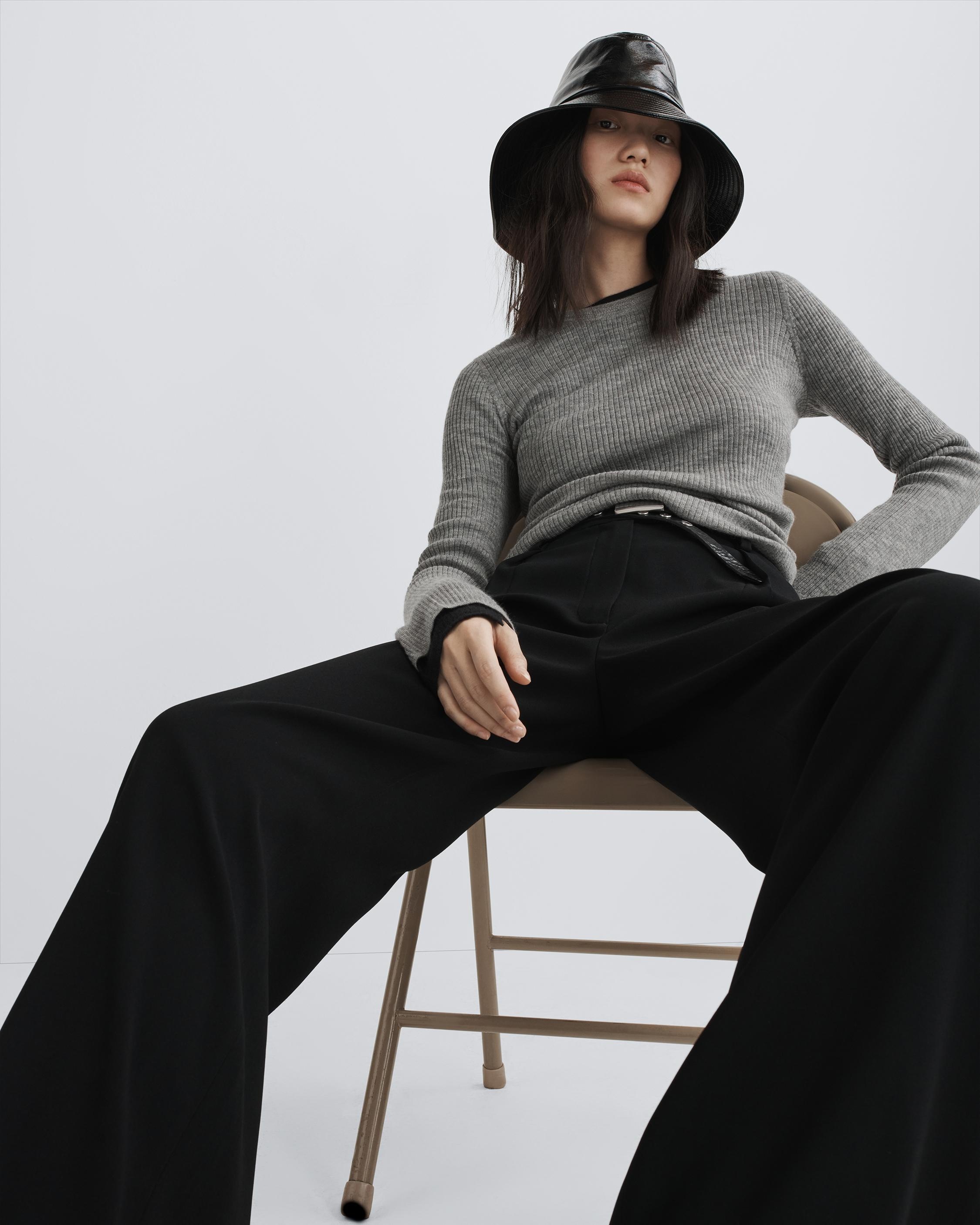 Mandee Ribbed Cashmere Crew
Slim Fit Sweater - 6