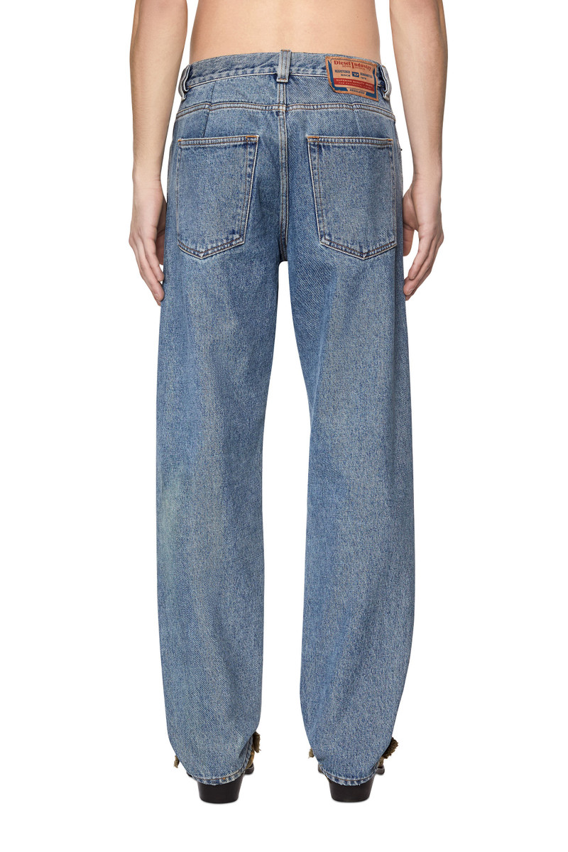 2010 007B9 STRAIGHT JEANS 4