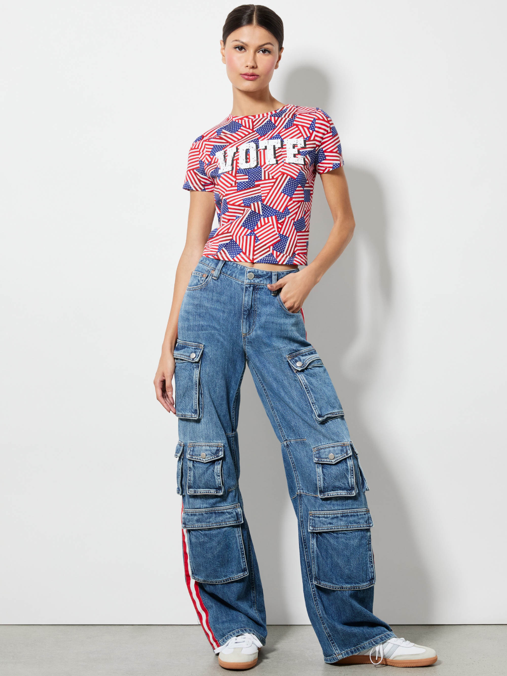 A+O X I AM A VOTER® CINDY CROPPED TEE - 3