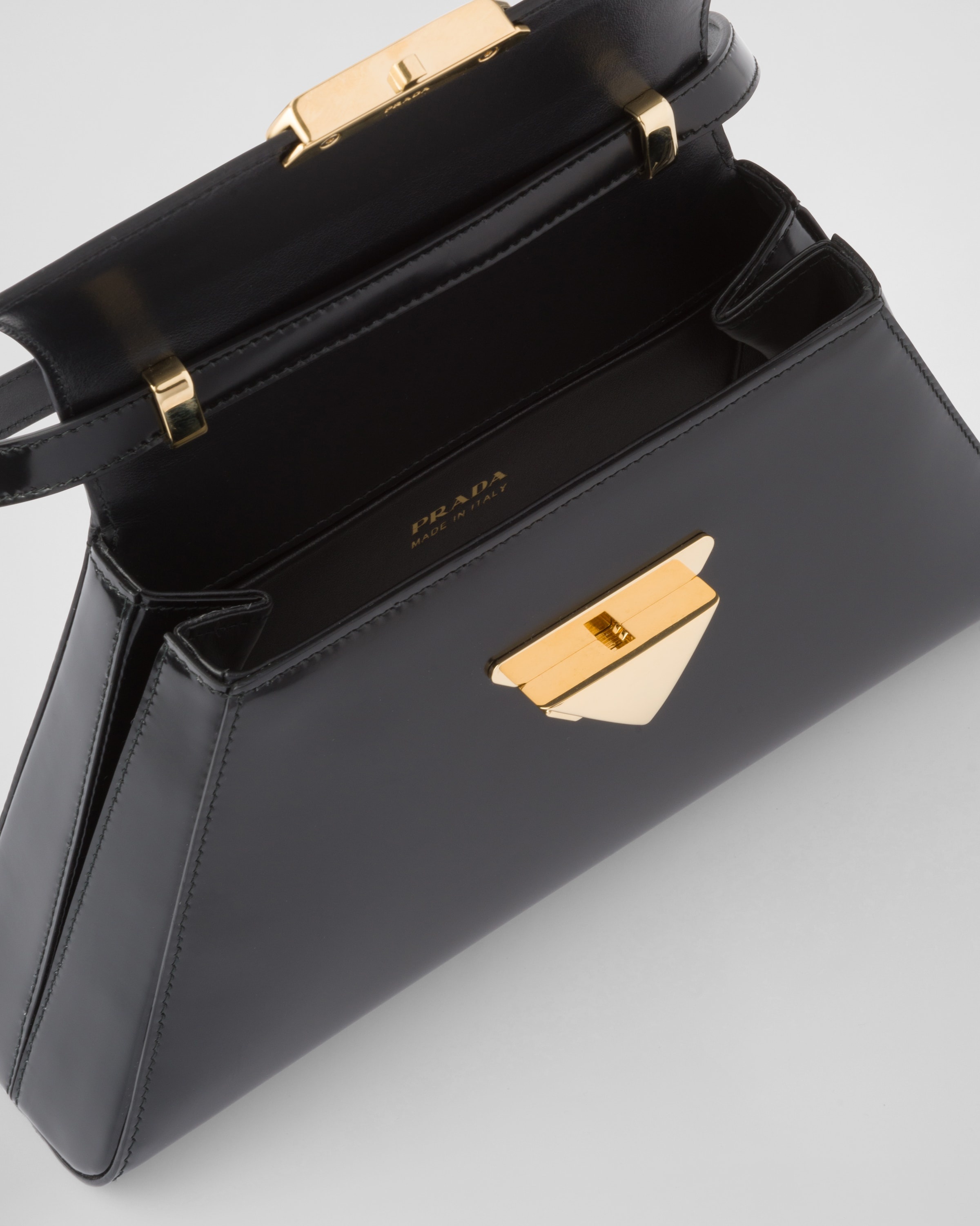 Medium brushed leather handbag - 5