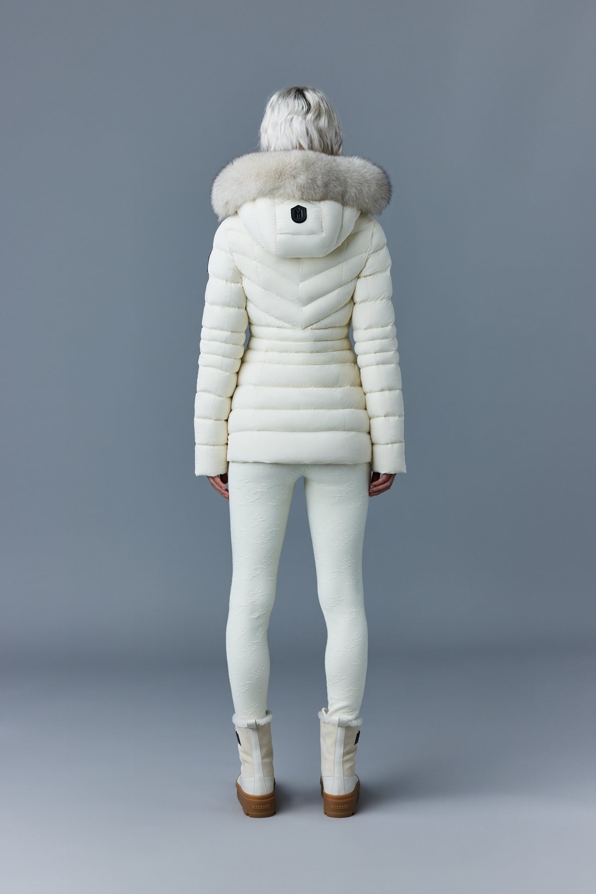 PATSY Agile 360 down jacket with blue fox fur - 4