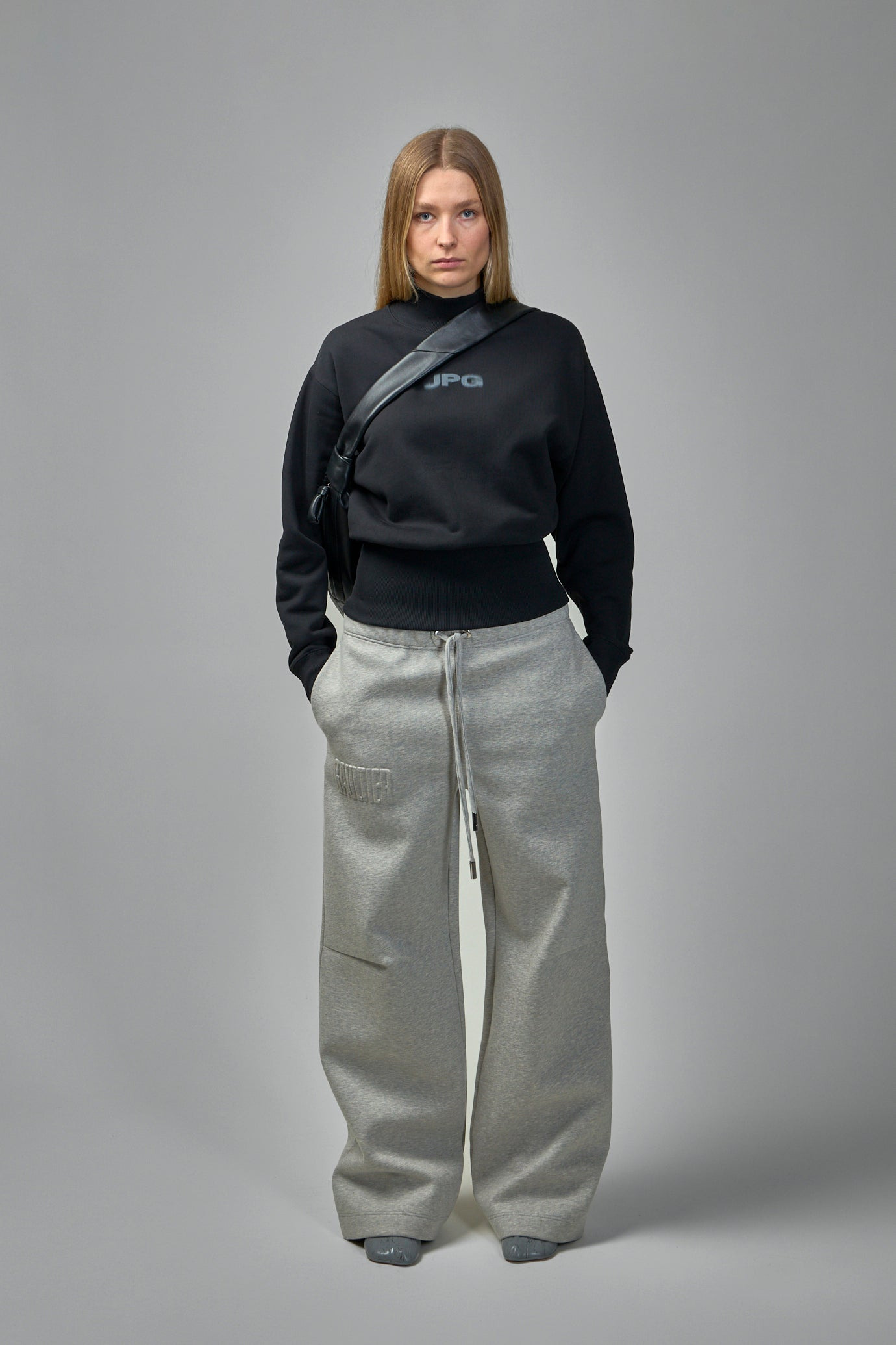 Cropped Crew Neck - 5