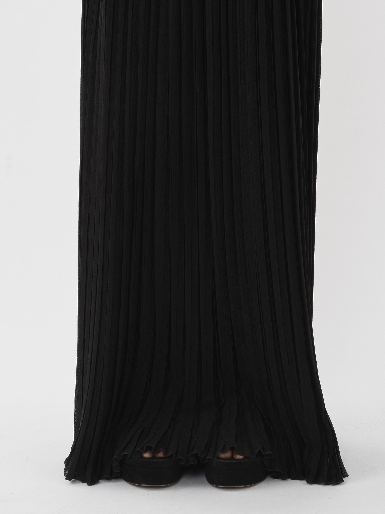 OFF-THE-SHOULDER EVENING GOWN - 7