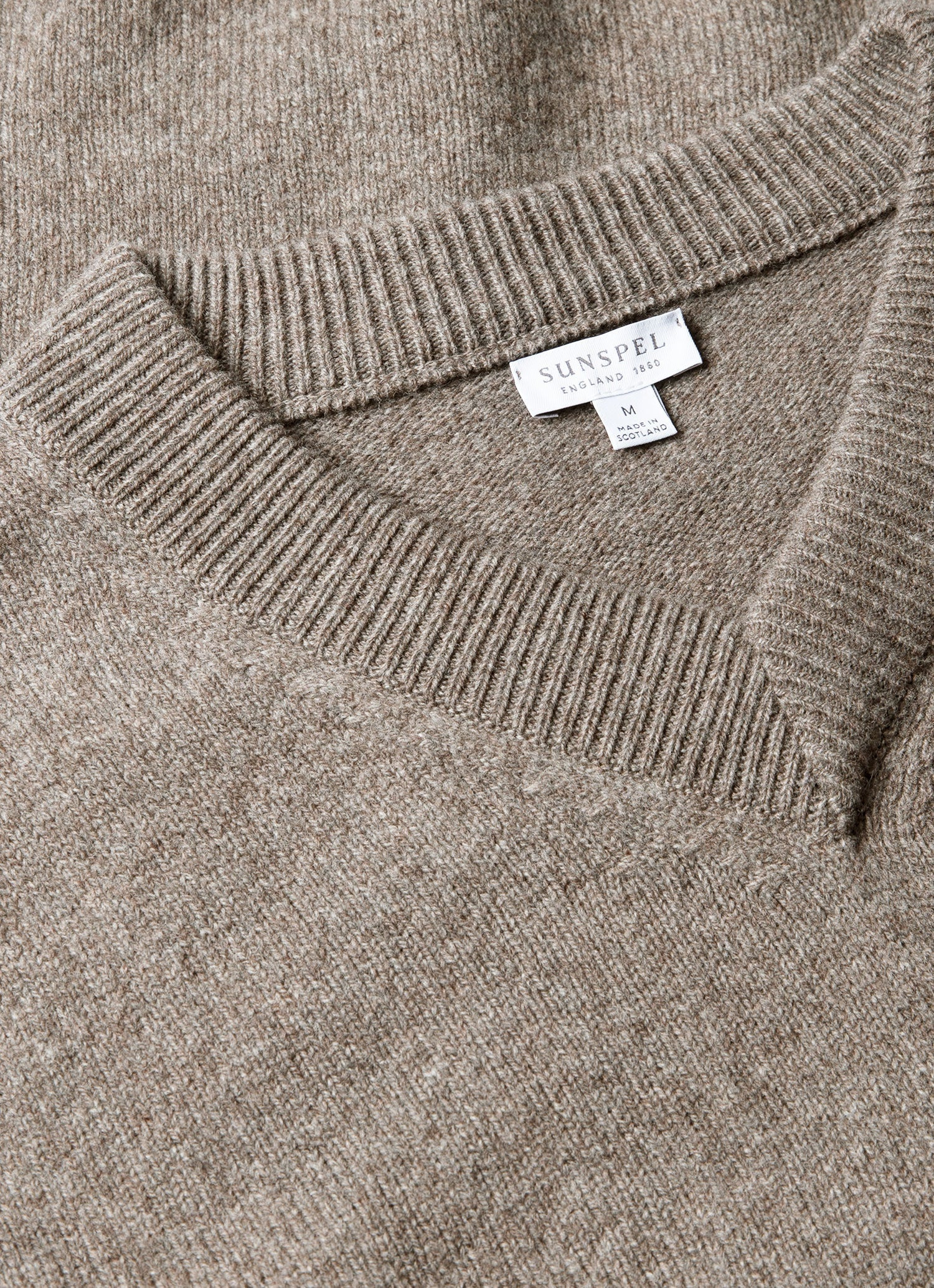 Lambswool V‑neck Jumper - 4