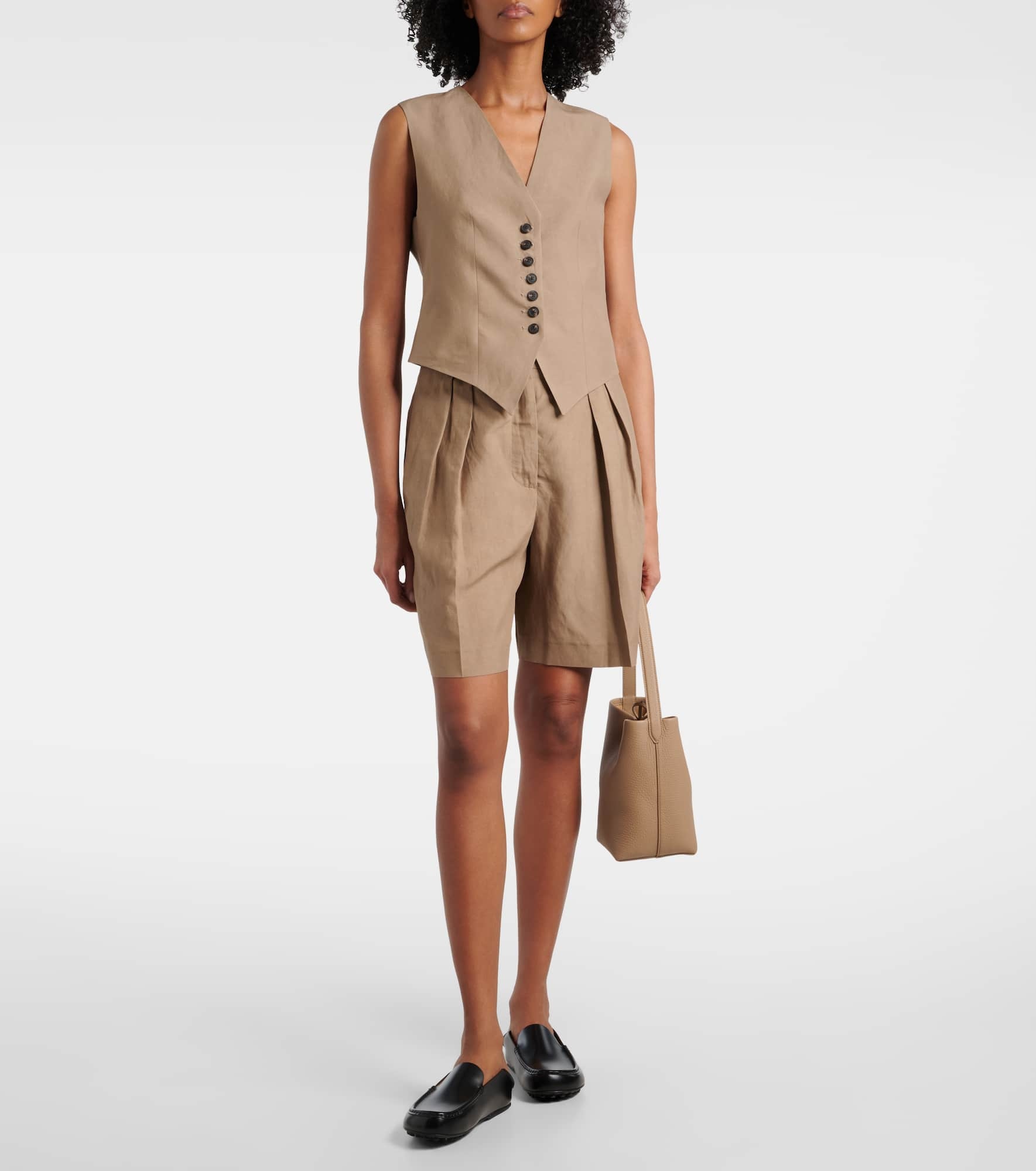 Pleated Bermuda shorts - 2