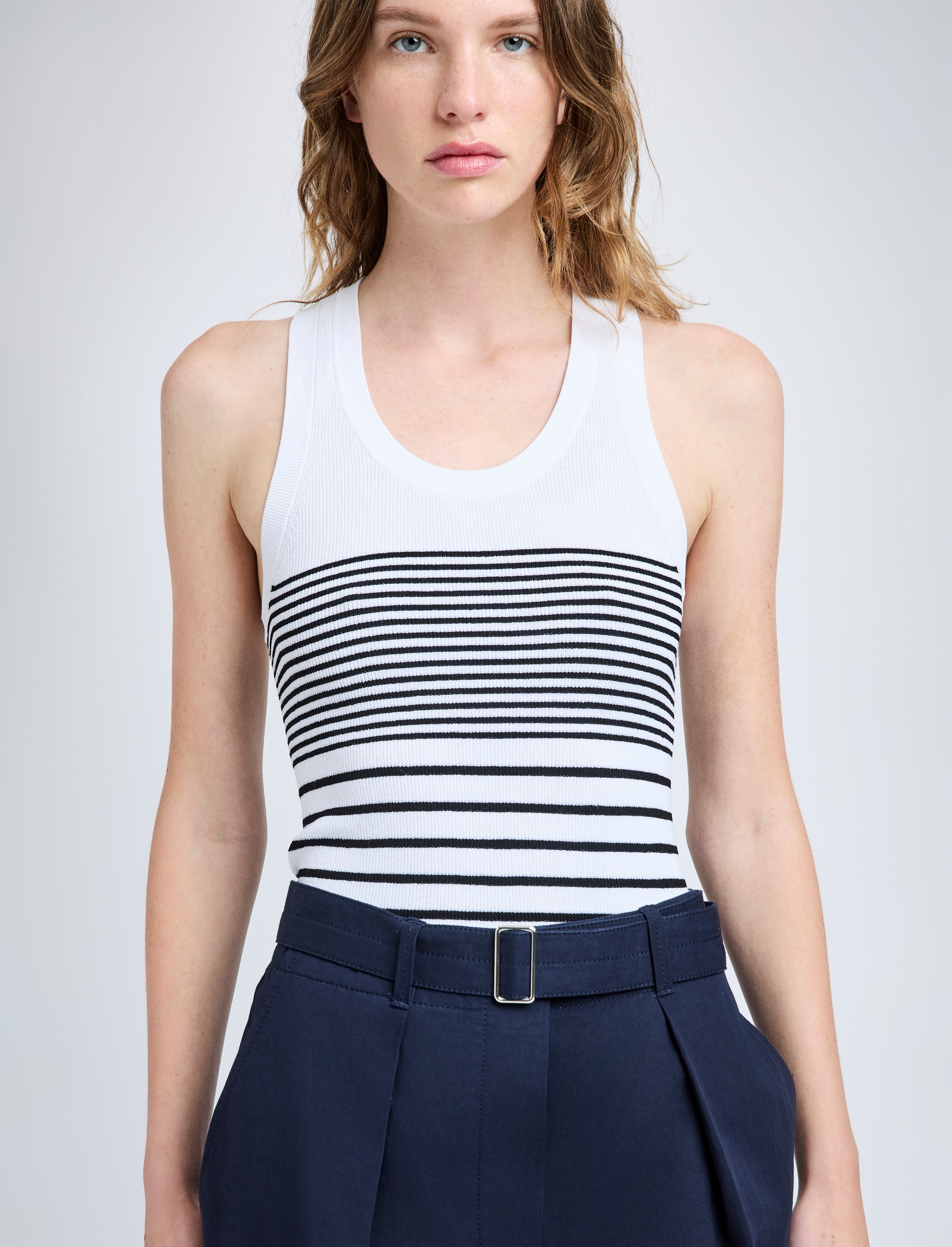 Roberts Top in Matte Viscose Rib - 6