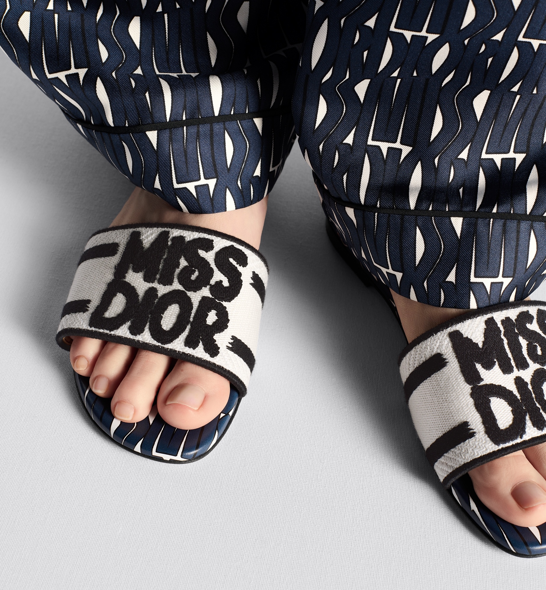 Dior Dway Slide | REVERSIBLE