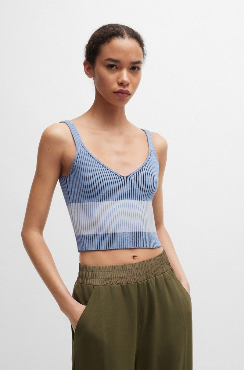V-NECK VEST TOP IN A RIBBED KNIT 2