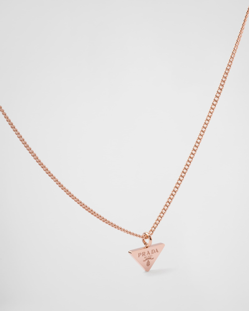 Eternal Gold pendant necklace in pink gold 3