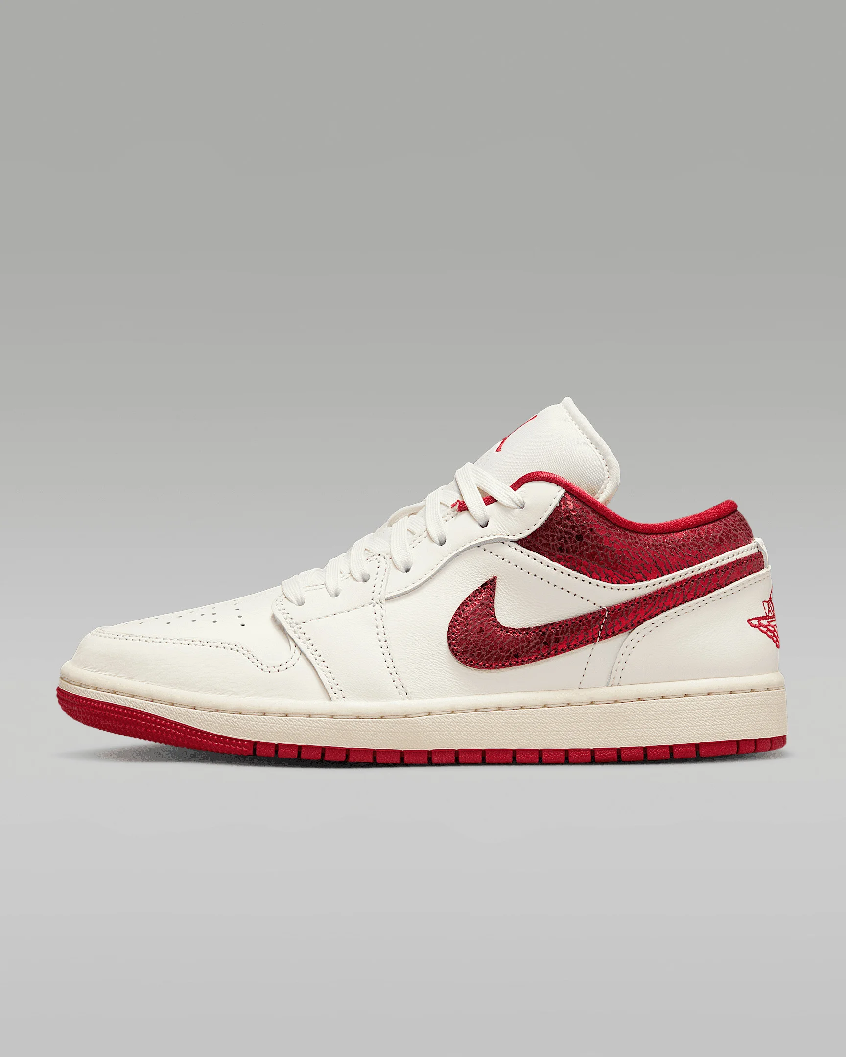 Air Jordan 1 Low SE Women's Shoes - 1